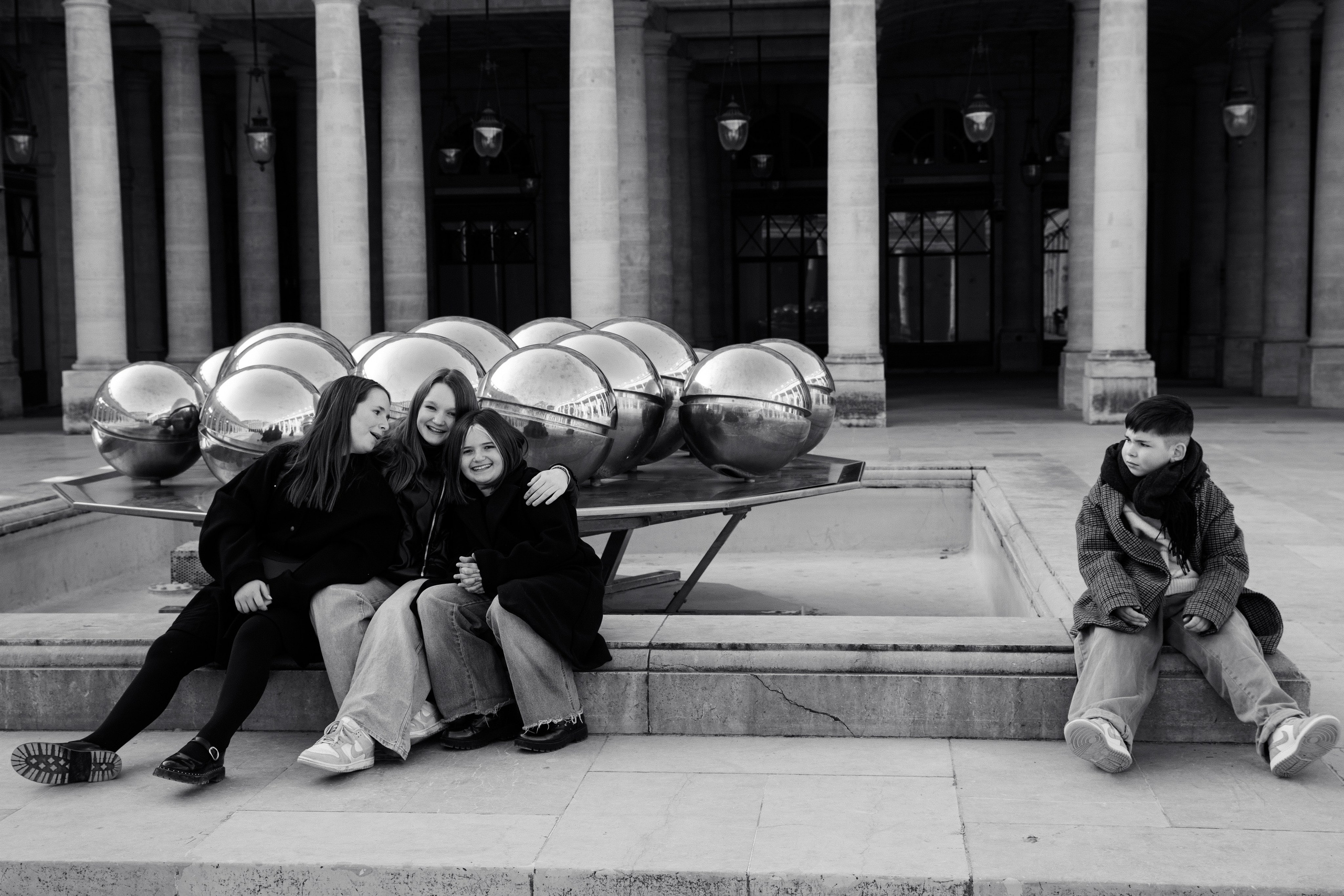 Big Family Photoshoot in Paris — Natural & Lifestyle Moments. Paris Wedding Photographer