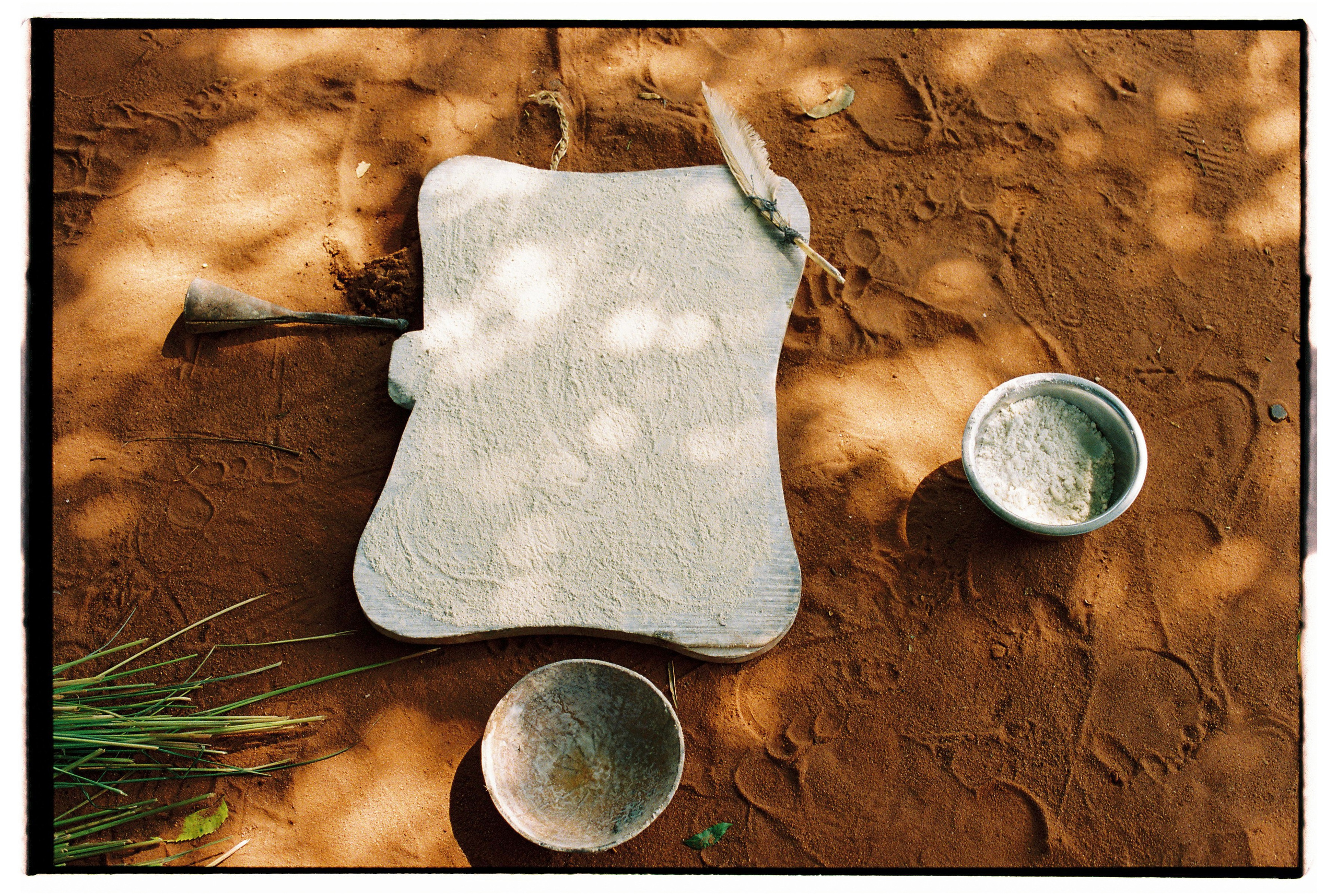 COSMOLOGIES OF BELONGING. A visual practice of being-with