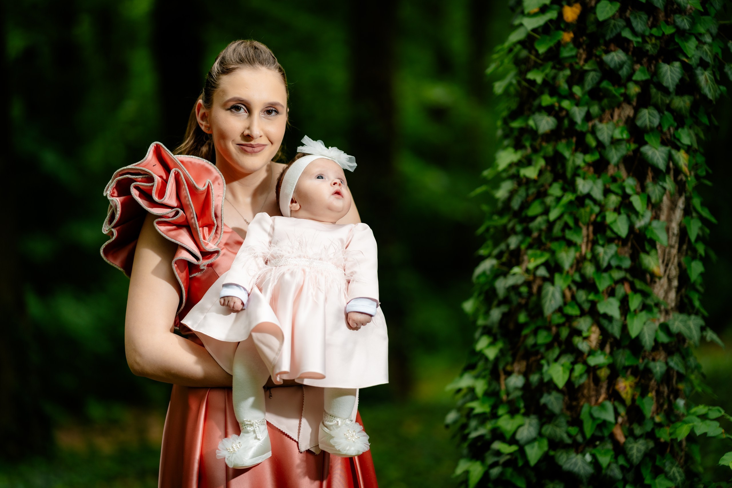 fotograf botez Miruna Parascheva, fotografie botez Botoșani, fotograf Alin Chirilă, amintiri botez, fotografii botez, botez Miruna Parascheva, fotograf copii, fotografie botez în Botoșani-alt="botez Miruna Parascheva, fotografie botez Alin Chirilă, amintiri botez, fotografii emoționante botez Botoșani"-- fotografii-botez-bebelus- amintiri-botez-micuț- moment-sfânt-crestinare- fotografie-emotionanta-botez- detalii-botez-bebelusi- parinti-fericiti-la-botez- fotograf-botez-profesionist- botez-in-biserica-ortodoxa- micuț-botezat-cu-emoție- zâmbete-și-lacrimi-la-botez- bebeluș-la-cristelniță- decor-botez-colorat- botez-cu-dragoste-și-credință- emotie-pura-la-botez- fotograf-botez-botosani- botez-iasi-suceava-fotograf- amintiri-nepretuite-botez