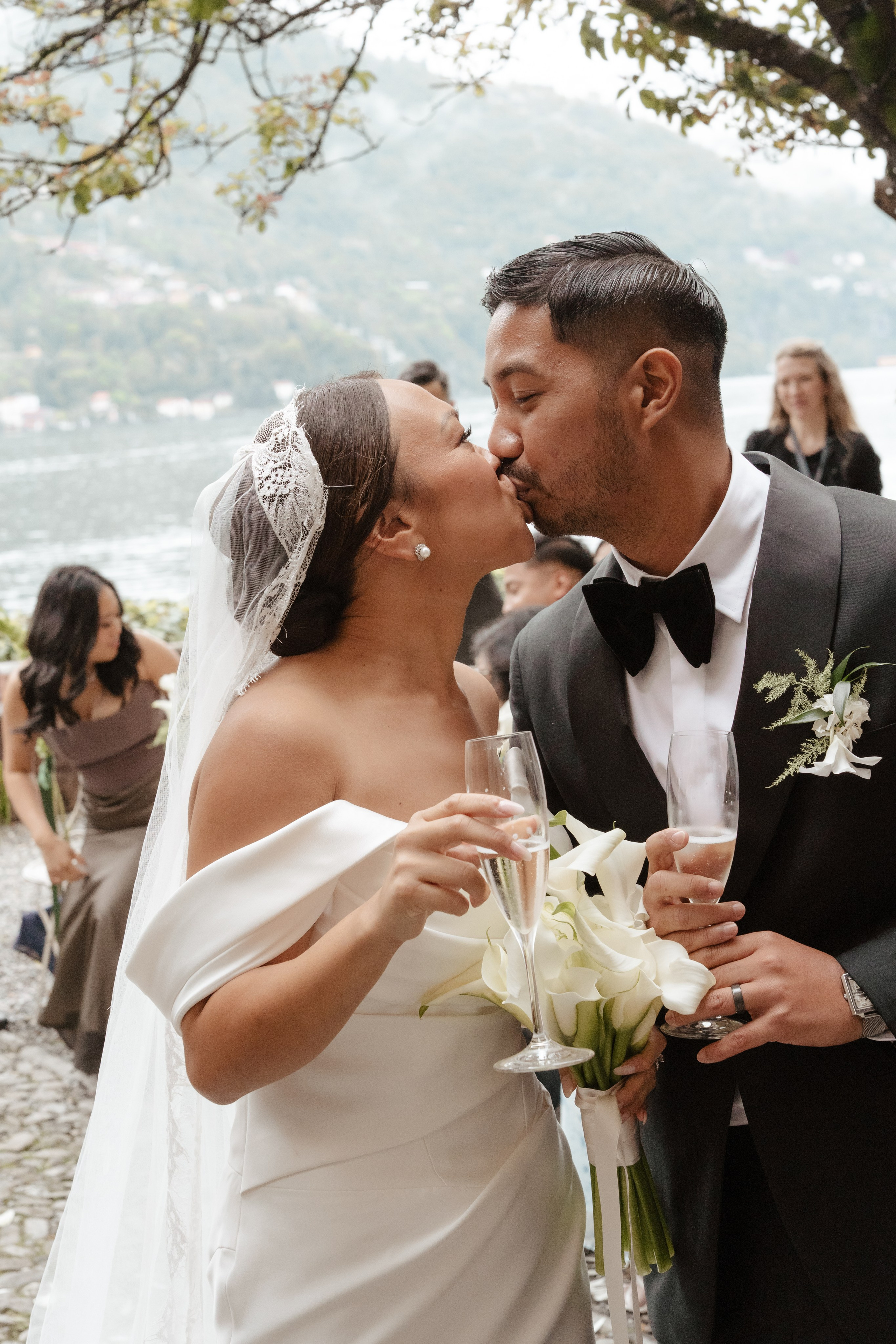 BEATRICE AND RAFAELE_LAKE COMO_Villa Regina Teodolinda. PHOTOGRAPHER IN ITALY