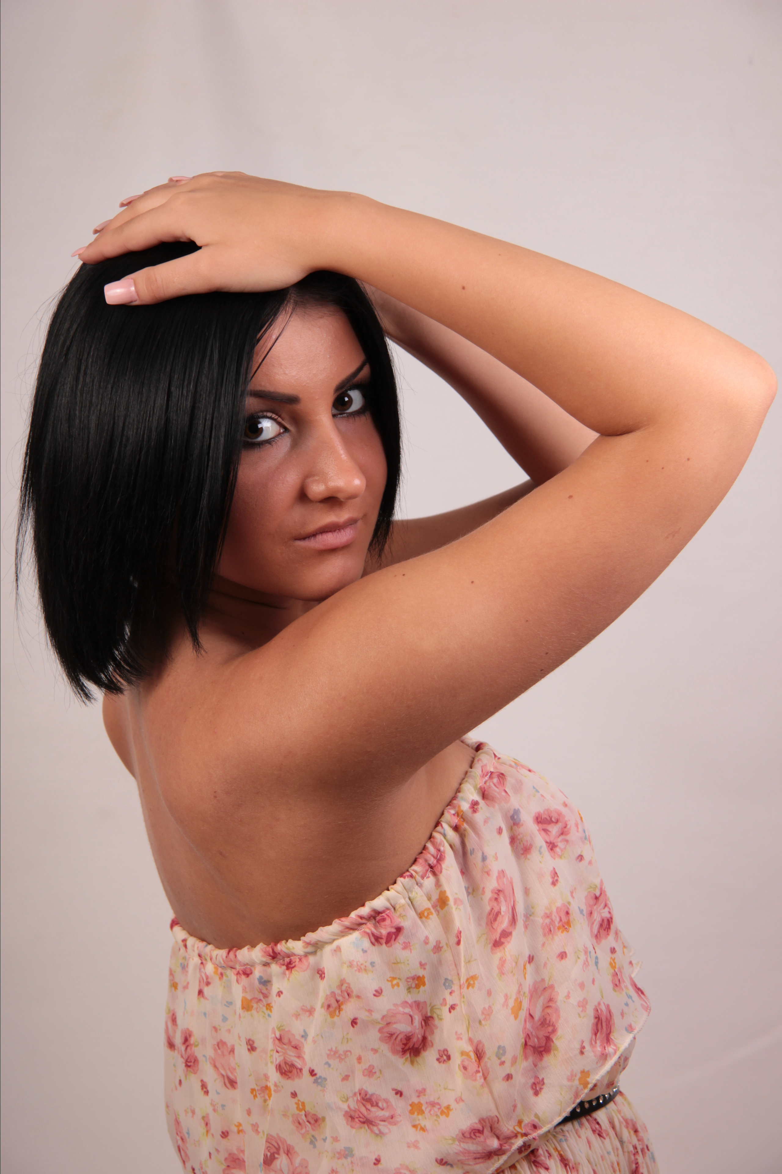 Frauenporträt im Studio. Neugeborenenfotografin und Retoucher in Augsburg Nastassia Schneider