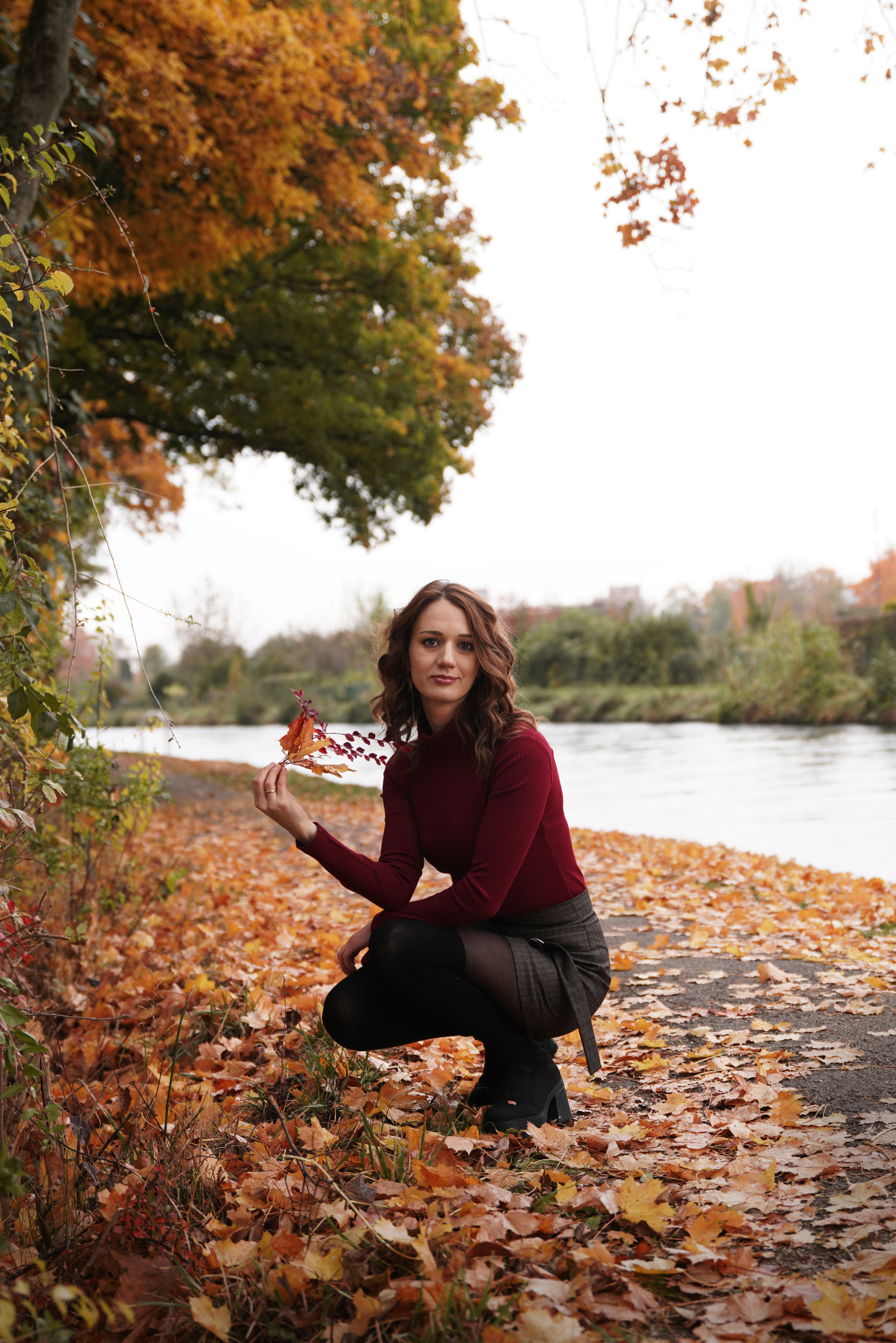 Herbstliches kreatives Treffen mit einer Kamera. Neugeborenenfotografin und Retoucher in Augsburg Nastassia Schneider