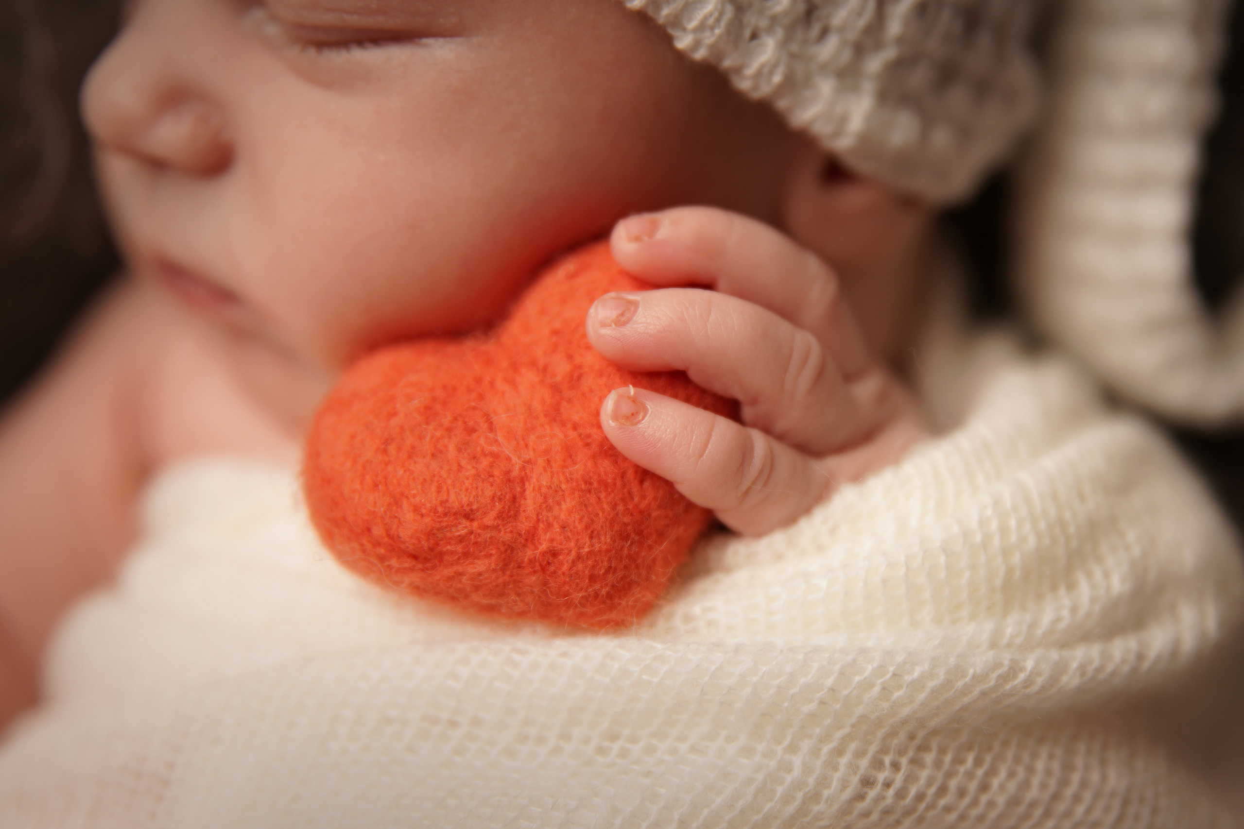 LoveStory von der Fotografin Nastassia Schneider. Neugeborenenfotografin und Retoucher in Augsburg Nastassia Schneider