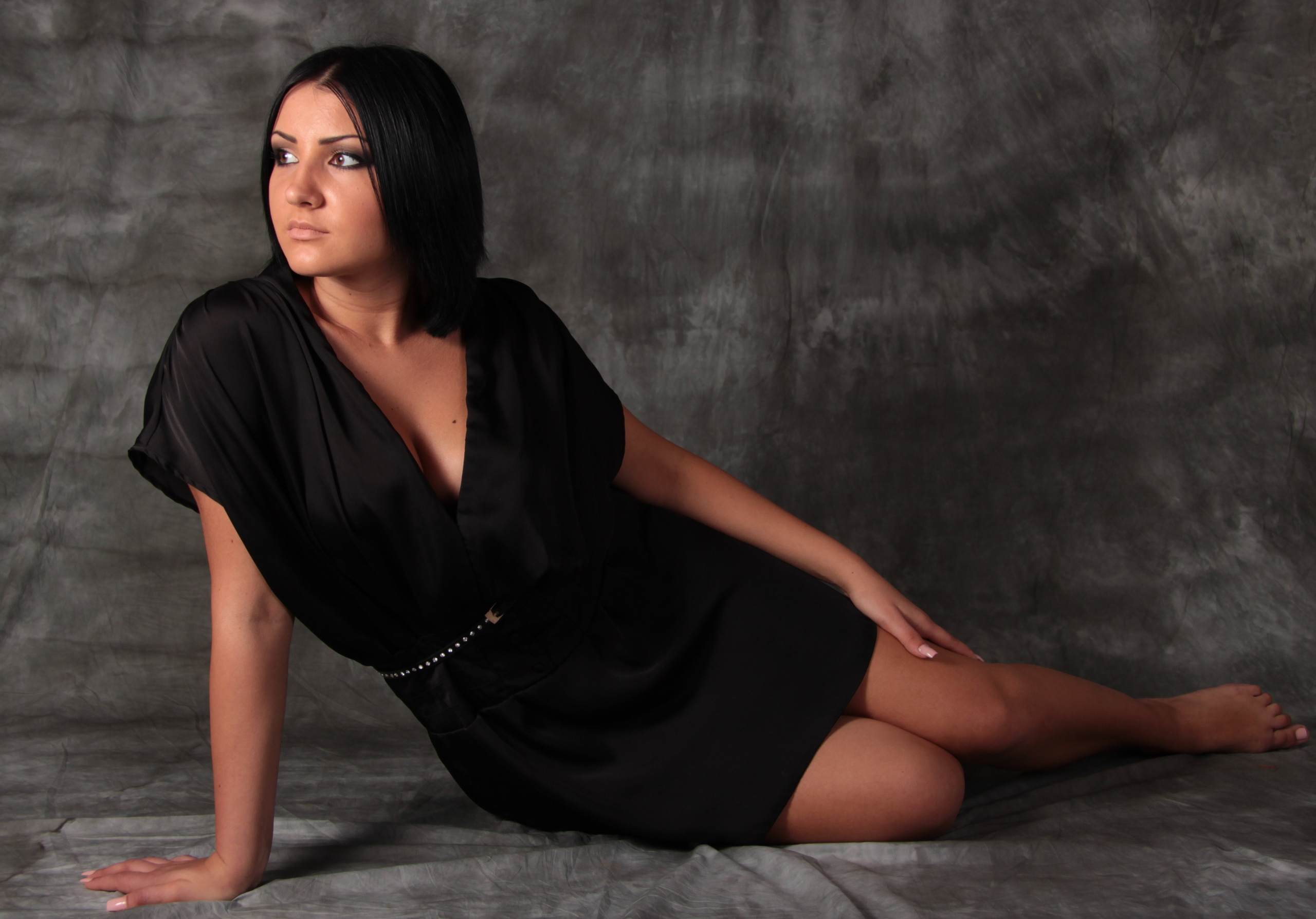 Frauenporträt im Studio. Neugeborenenfotografin und Retoucher in Augsburg Nastassia Schneider