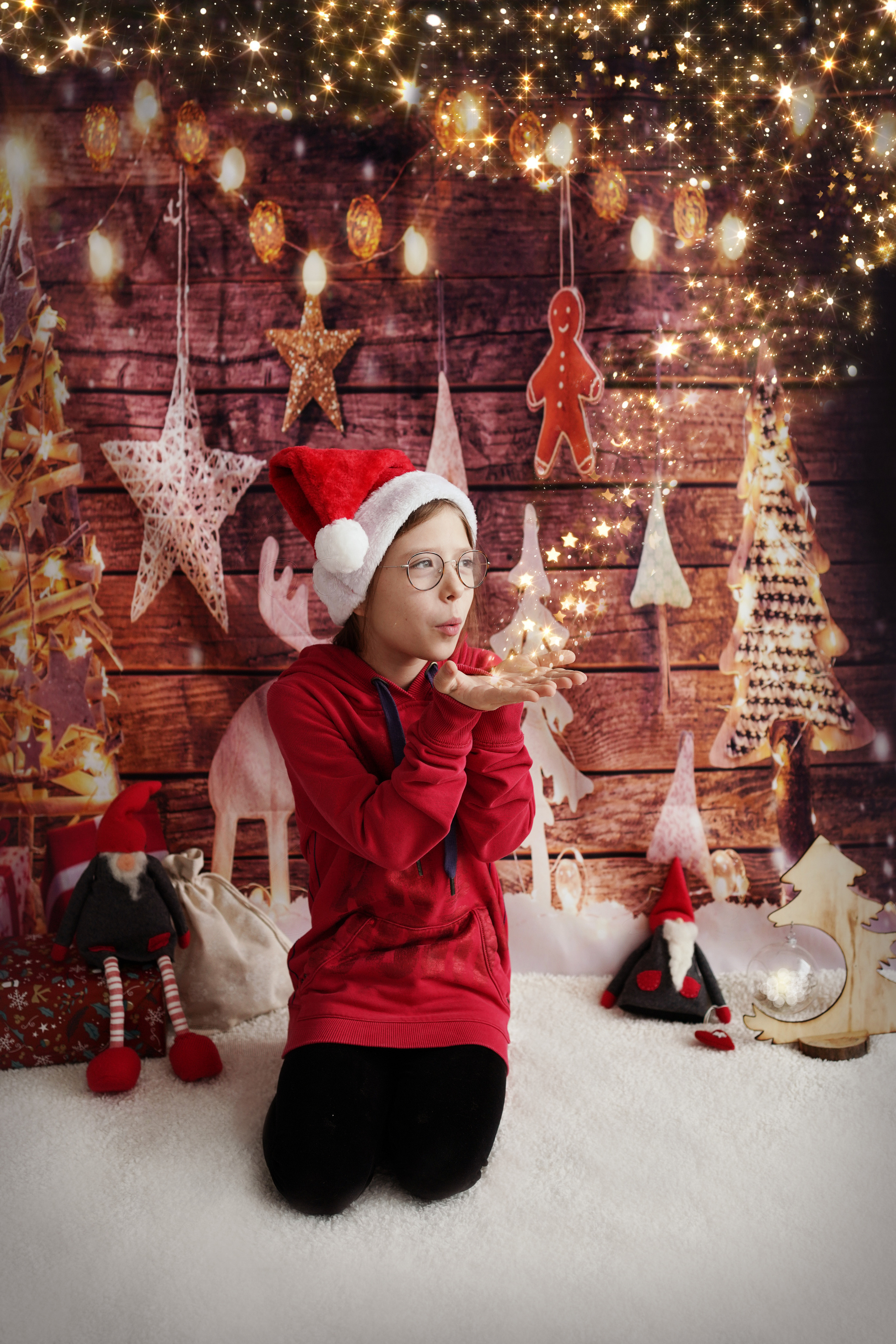 Fotoshooting für ein einjähriges Baby mit Kuchen und Luftballons. Neugeborenenfotografin und Retoucher in Augsburg Nastassia Schneider