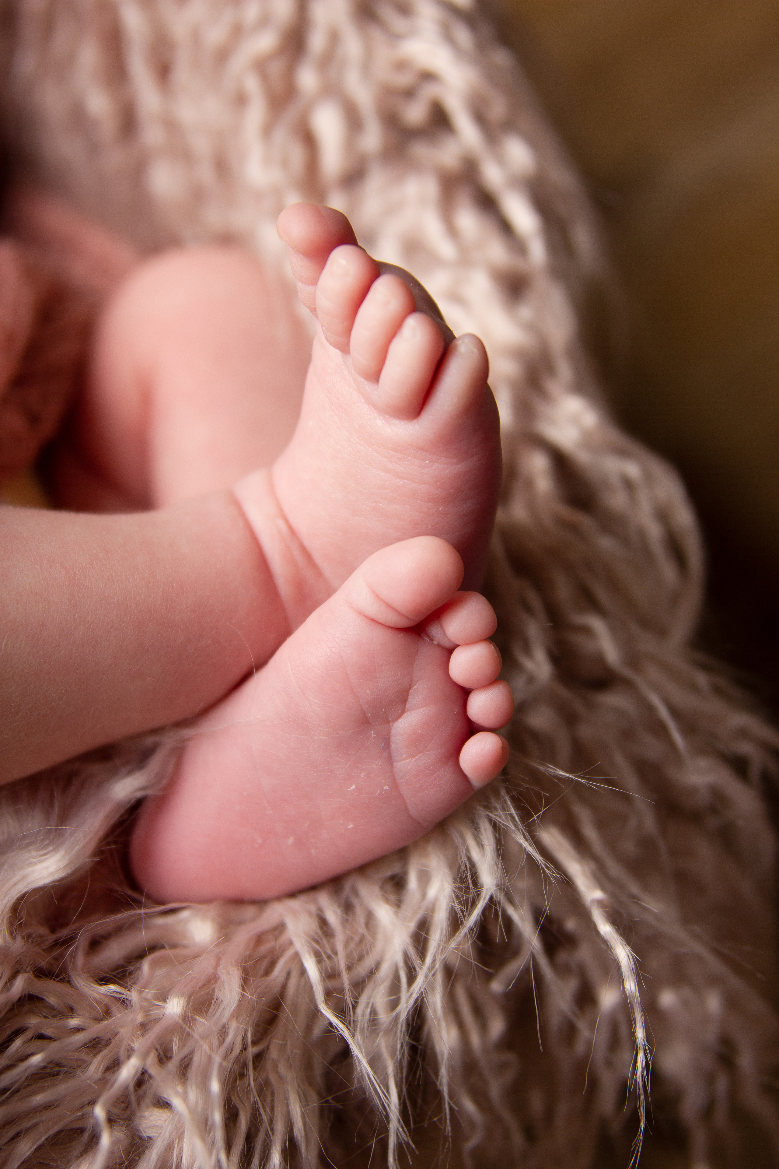 Ein kleines Wunder schläft tief und fest in seiner Wiege und lässt die Herzen seiner Eltern höher schlagen