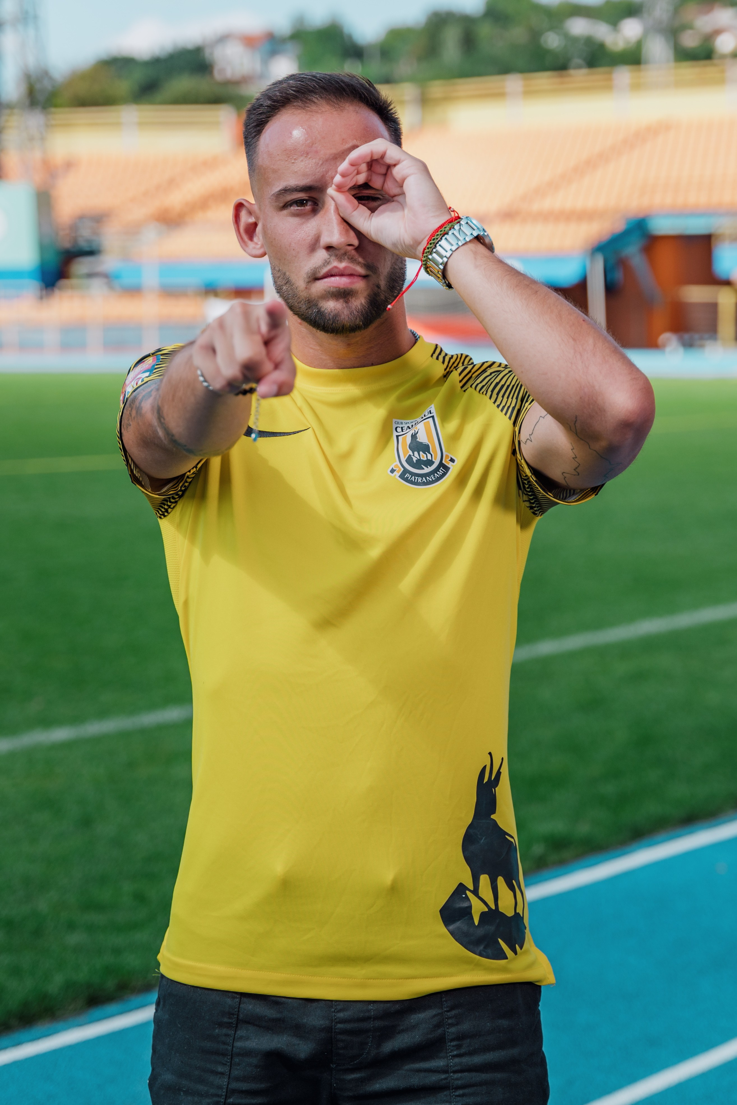 Folha. Dragosbaciuartphotographer