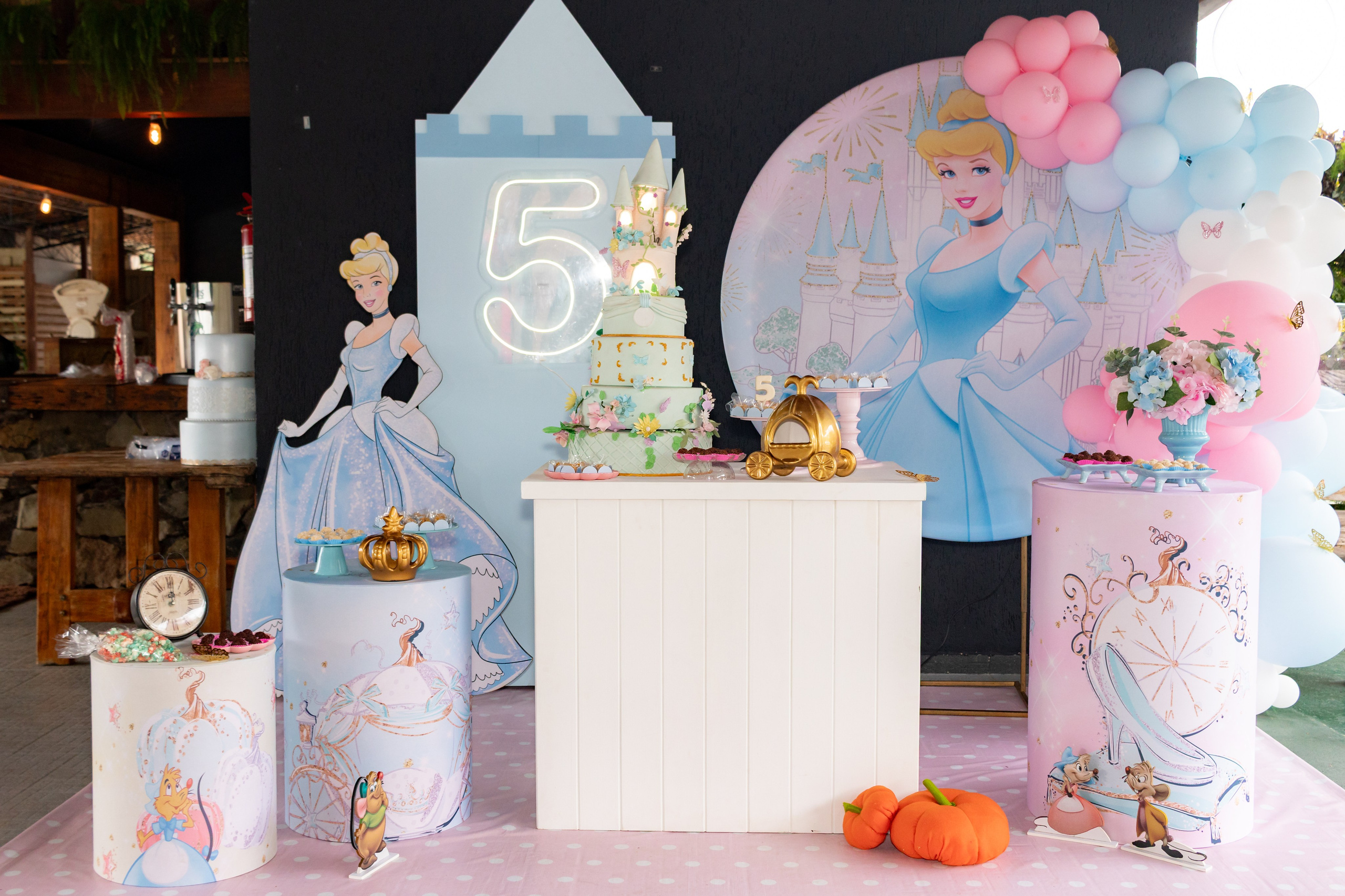 Alice — Aniversário 5 anos. Principal