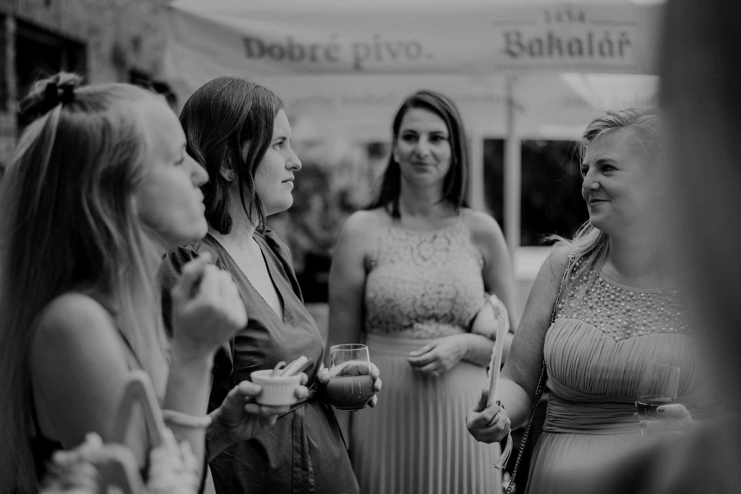 Czech and Portugal Photographer. Lifestyle, wedding and family photographer