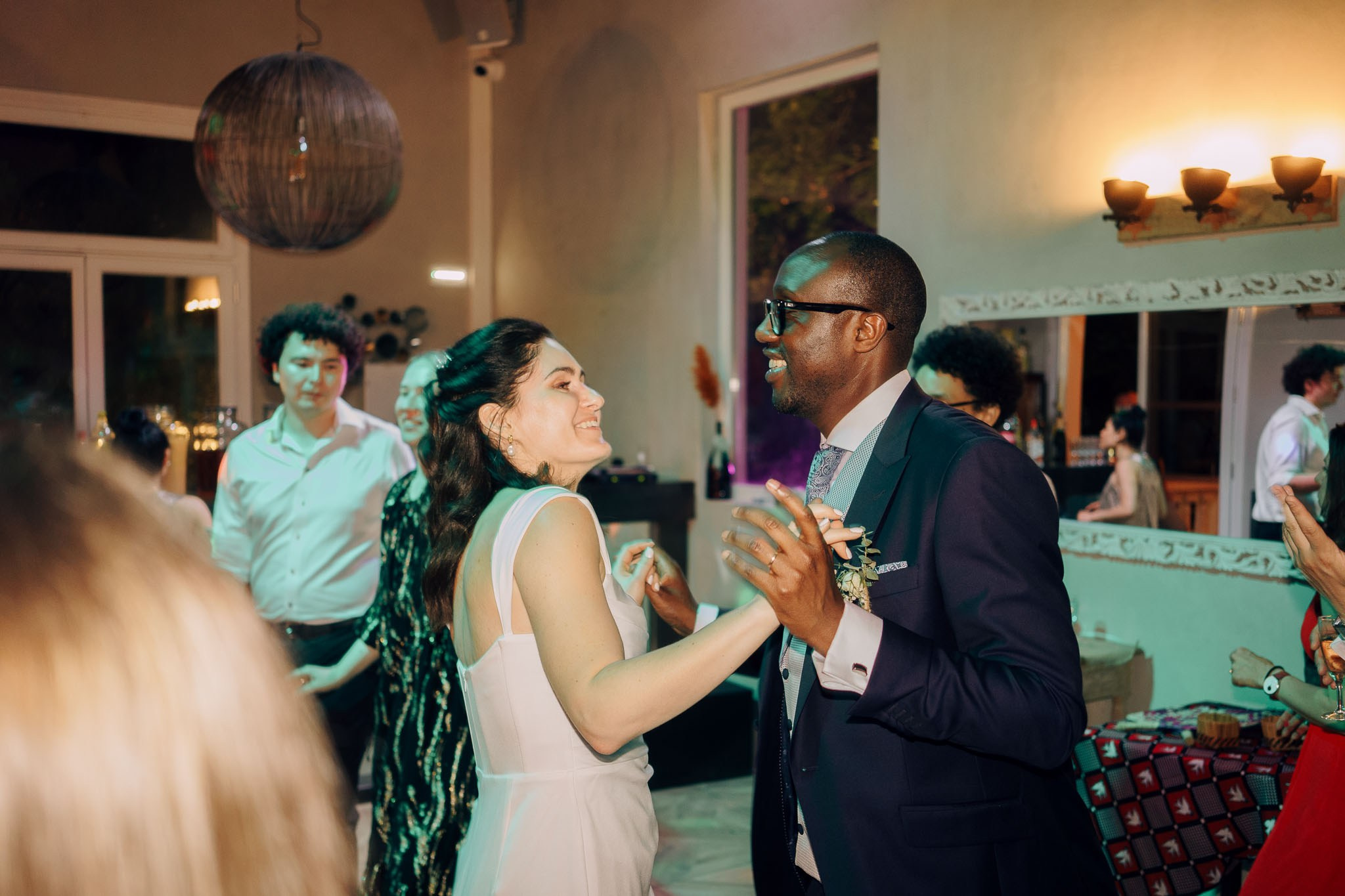 K& F, destination wedding photographer in L’Orangerie de l’Orée du Bois, France