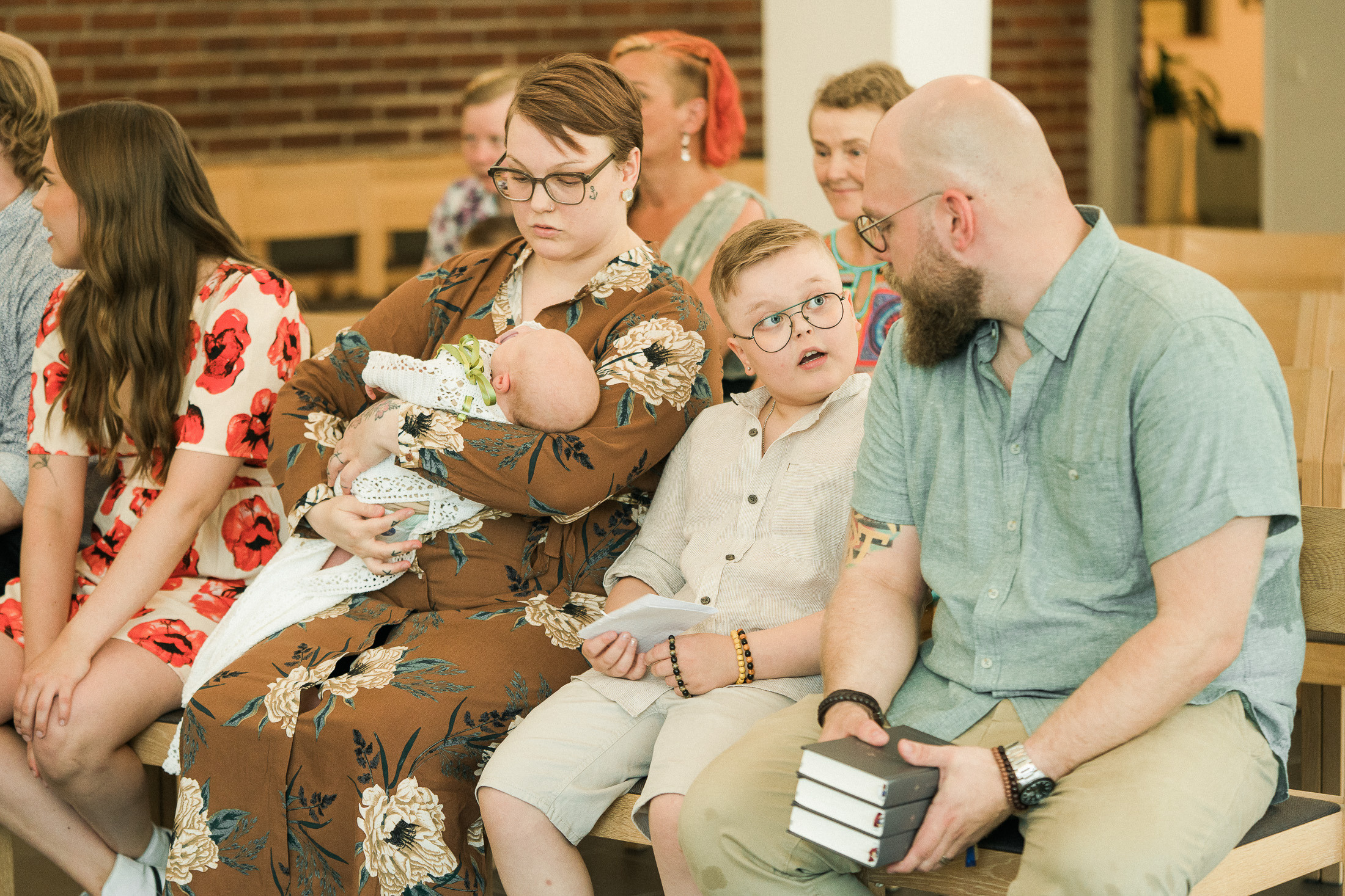 Ristiäisten kuvaus Helsingin Pitäjämäen kirkossa