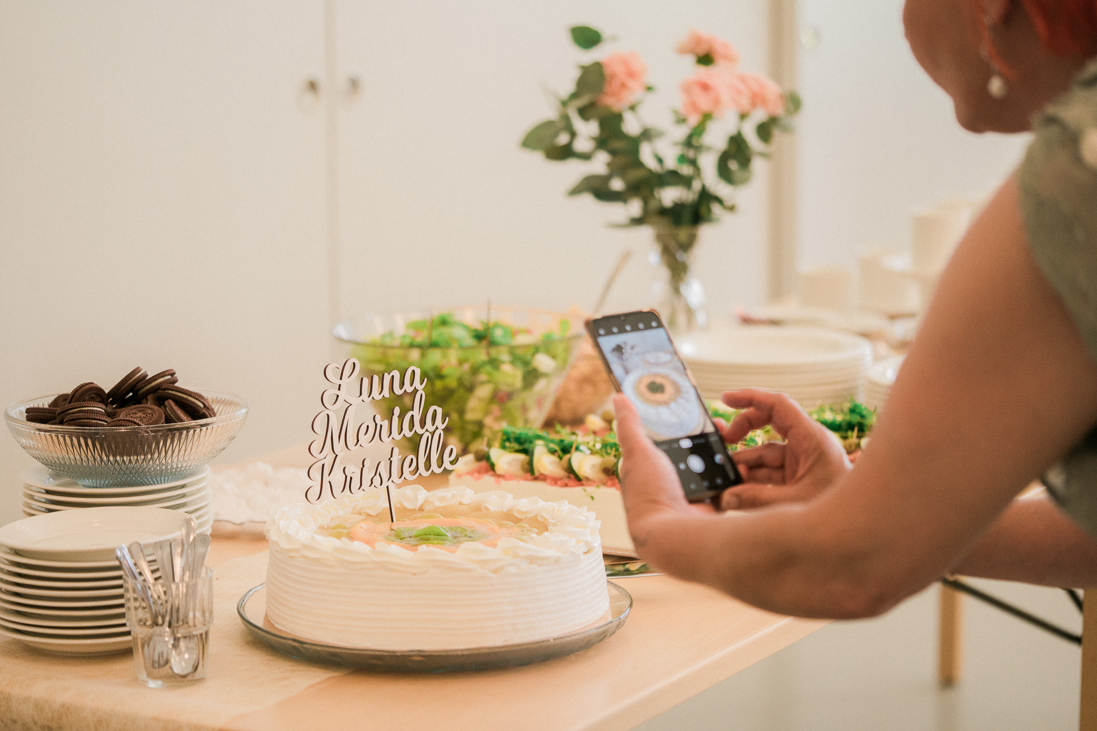 Ristiäisten kuvaus Helsingin Pitäjämäen kirkossa