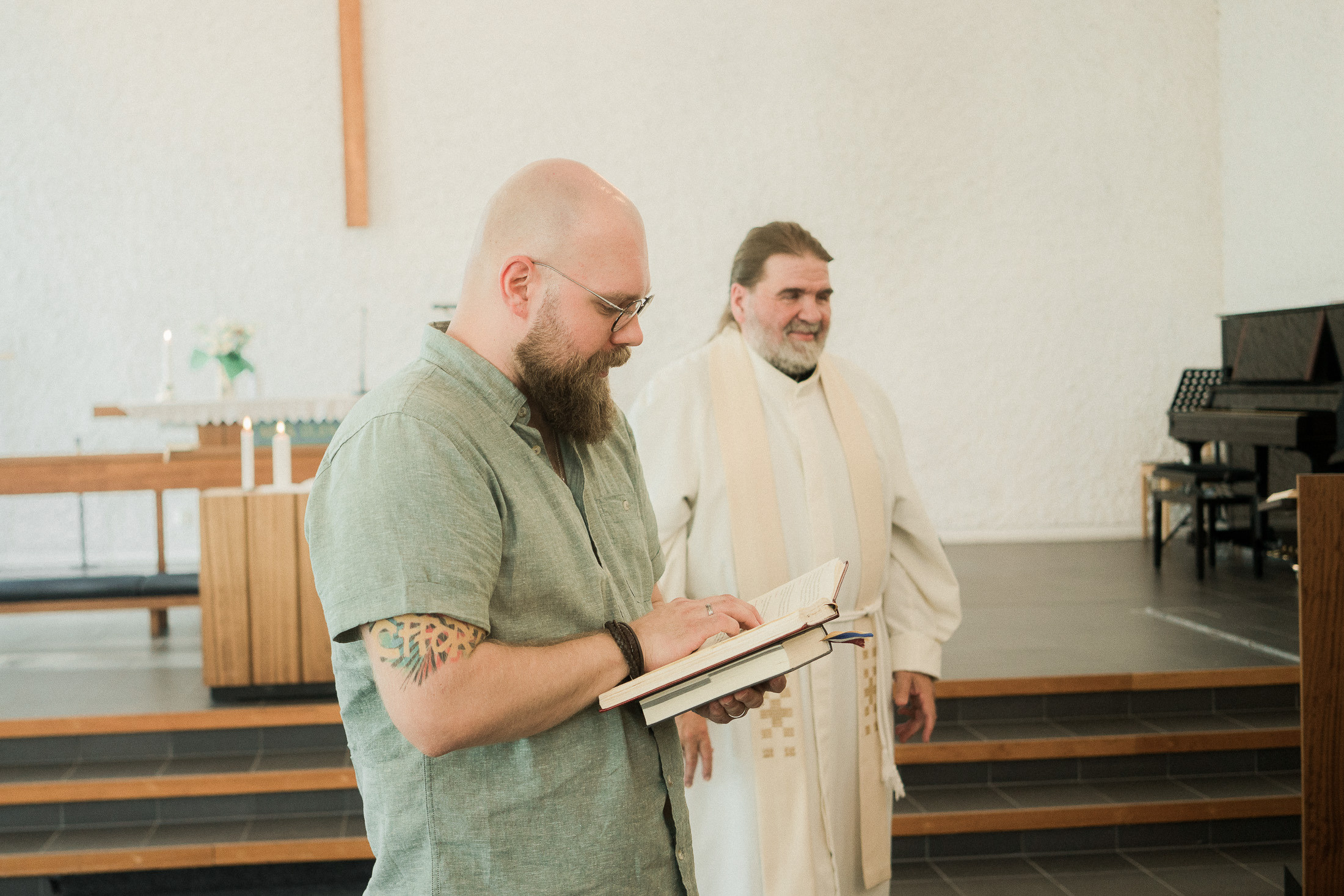 Ristiäisten kuvaus Helsingin Pitäjämäen kirkossa