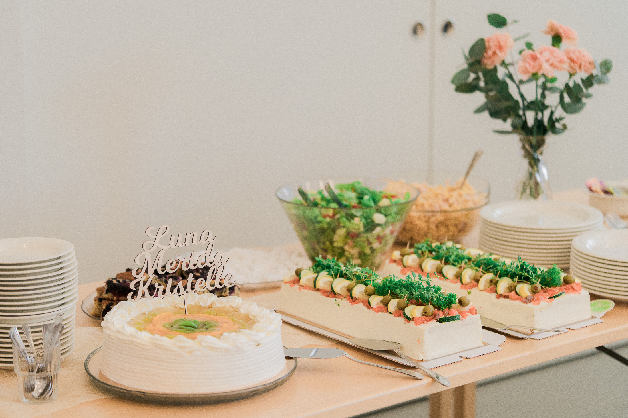 Ristiäisten kuvaus Helsingin Pitäjämäen kirkossa