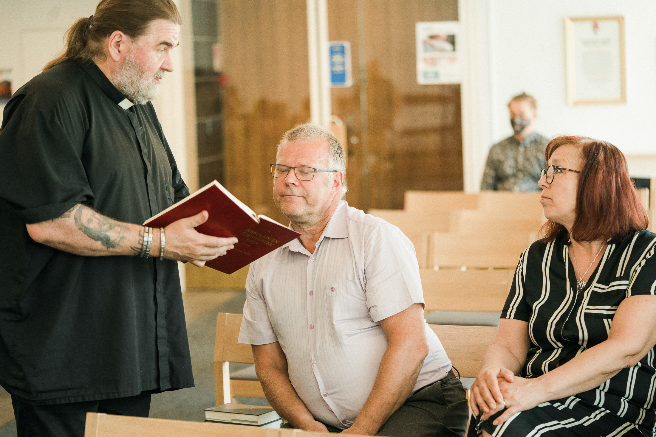 Ristiäisten kuvaus Helsingin Pitäjämäen kirkossa