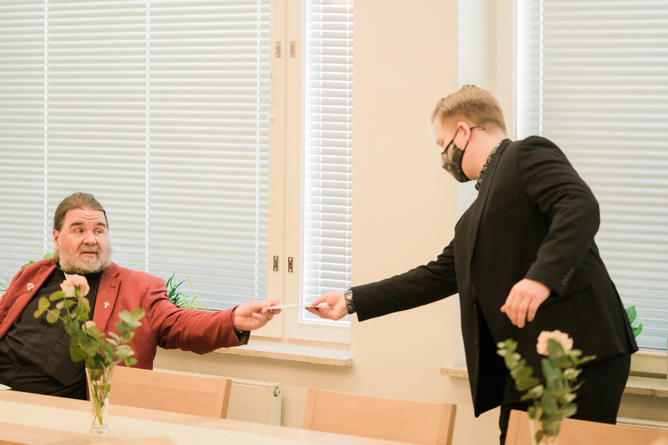 Ristiäisten kuvaus Helsingin Pitäjämäen kirkossa