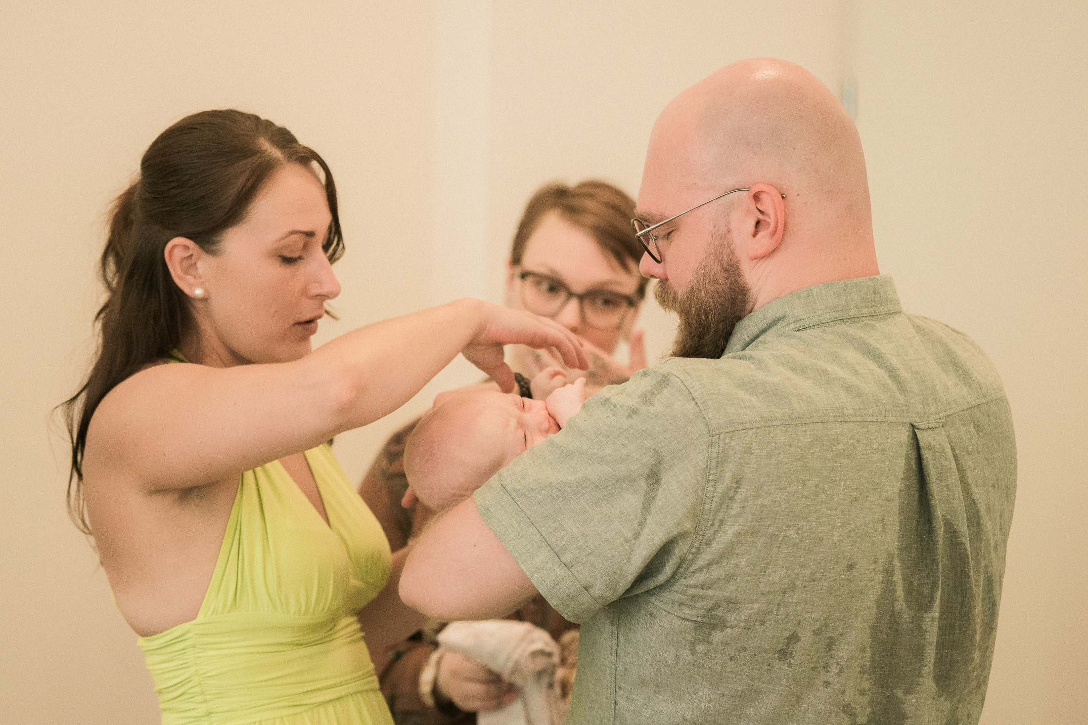 Ristiäisten kuvaus Helsingin Pitäjämäen kirkossa