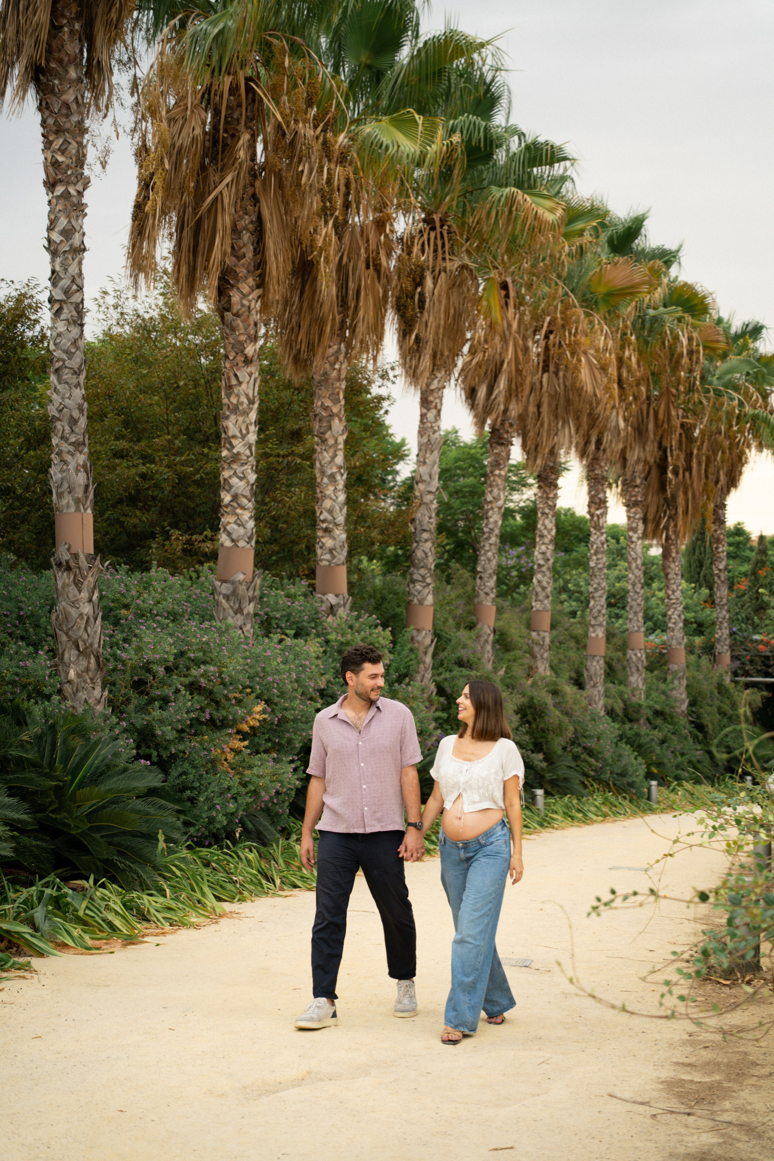 Familia/embarazo. Fotógrafo retratos, marcas y contenido en Valencia, España, Europa