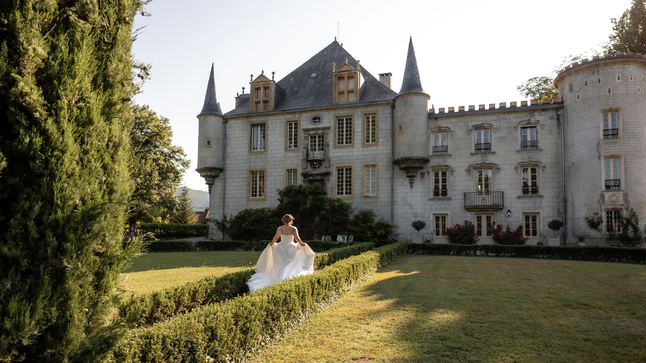 Château Elopement in France | South West France Elopement Package. Eugénie Smirnova — Wedding & Elopement Photographer in Southwest France