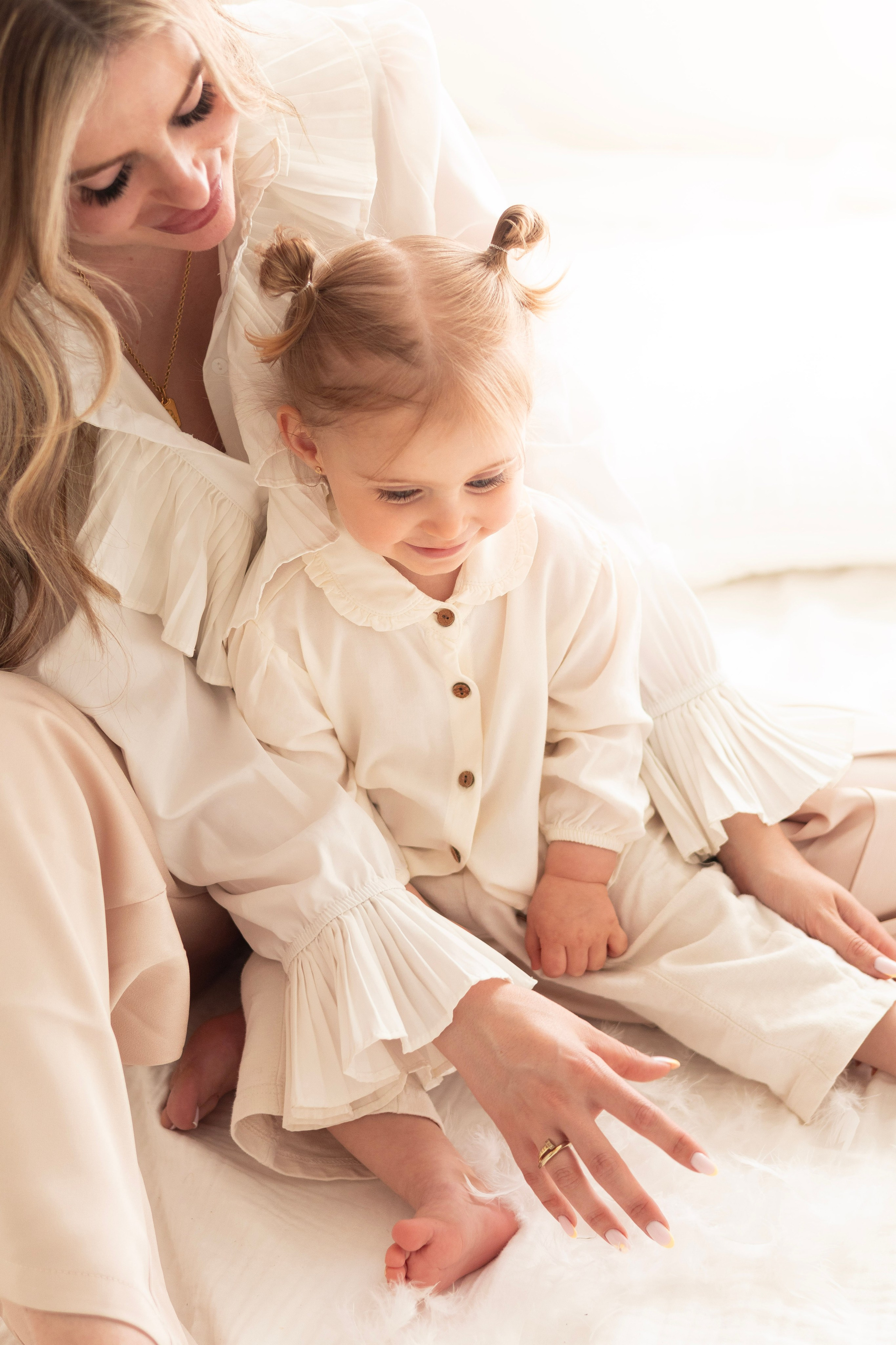 Mommy & me: Valerie & Stella. Zwangerschapsfotografie, newborn, gezinnen, branding, liefde én geboortefotografie
