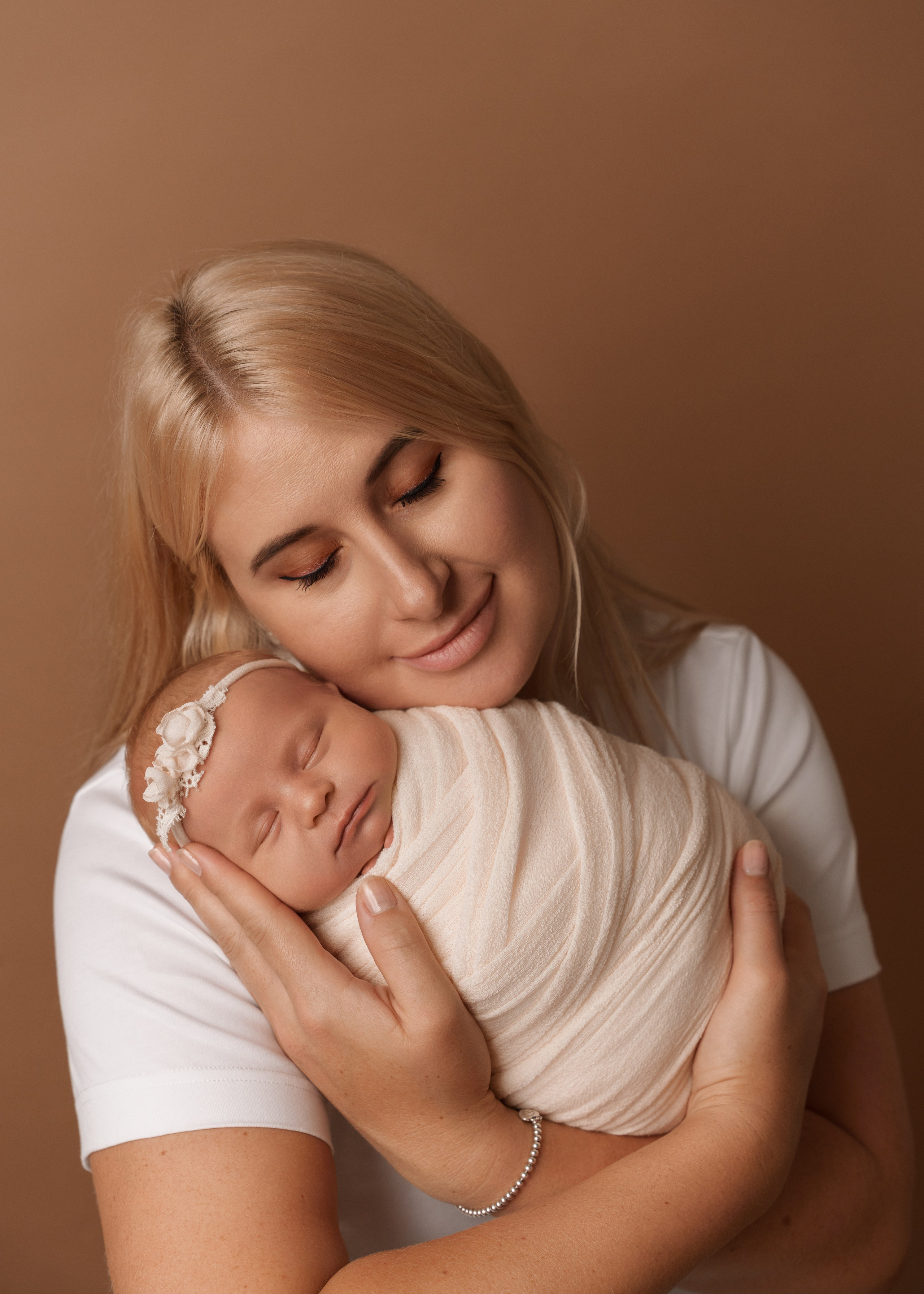 NEWBORN FOTOSHOOTING. Anna, Fotografin aus Wien, Österreich. Ich fotografiere in folgenden Genres: Babybauch-, Familien-, Mode- und Weihnachtsfotografie