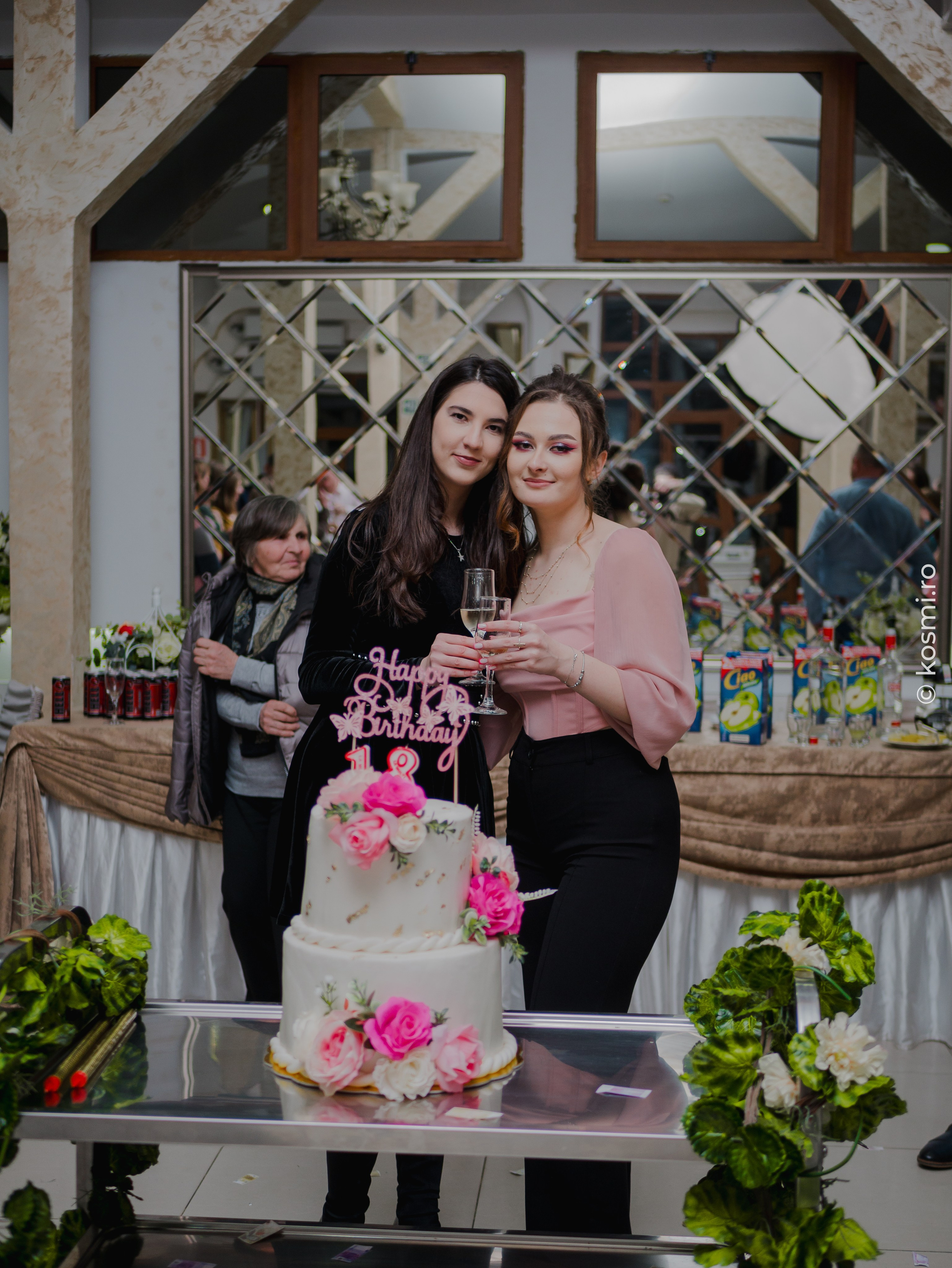 Majorat Andreea. Kosmi