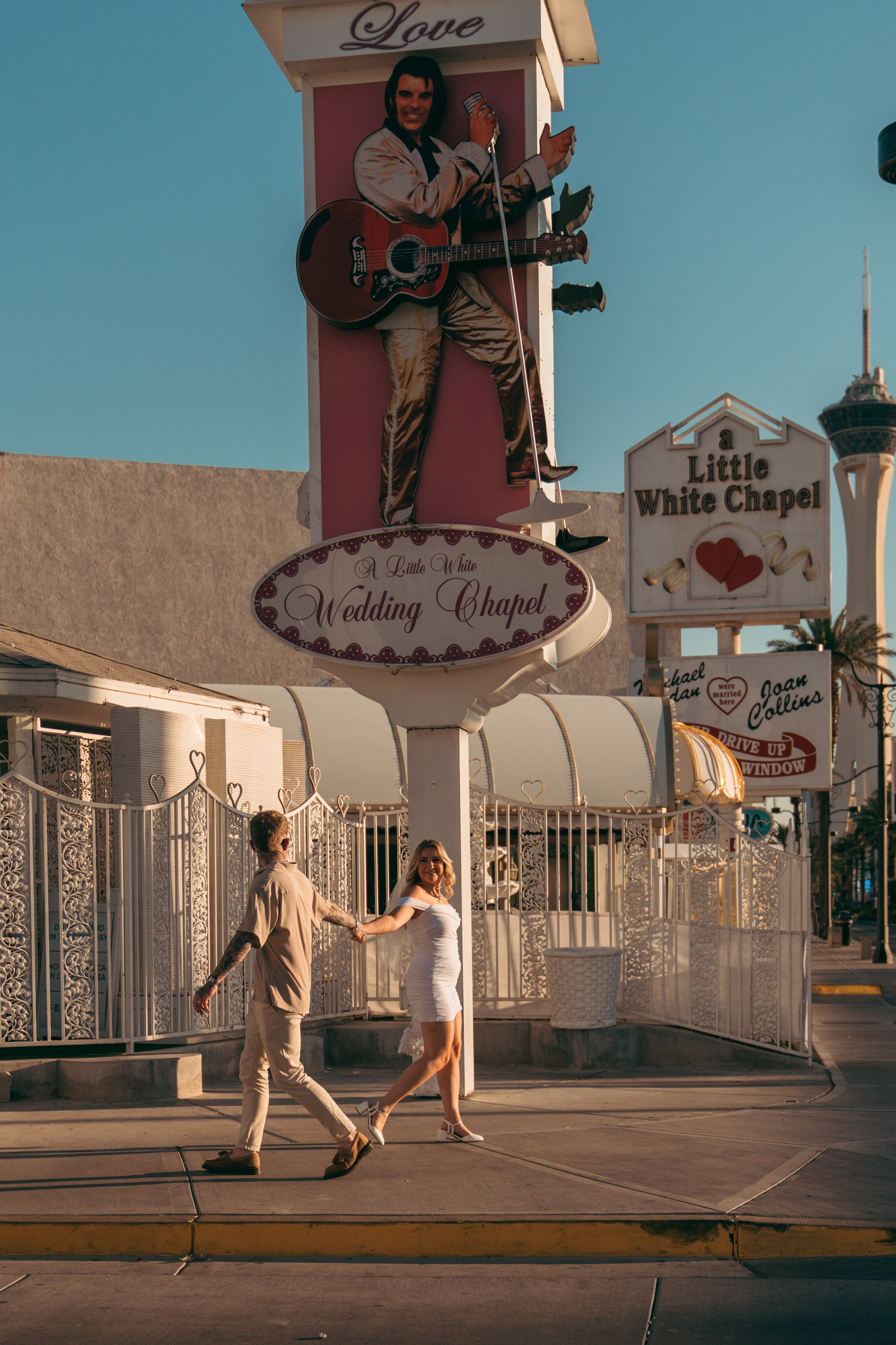 Nia& Joe. Wedding & elopement photographer Viktoriya Kravtsov. Las Vegas