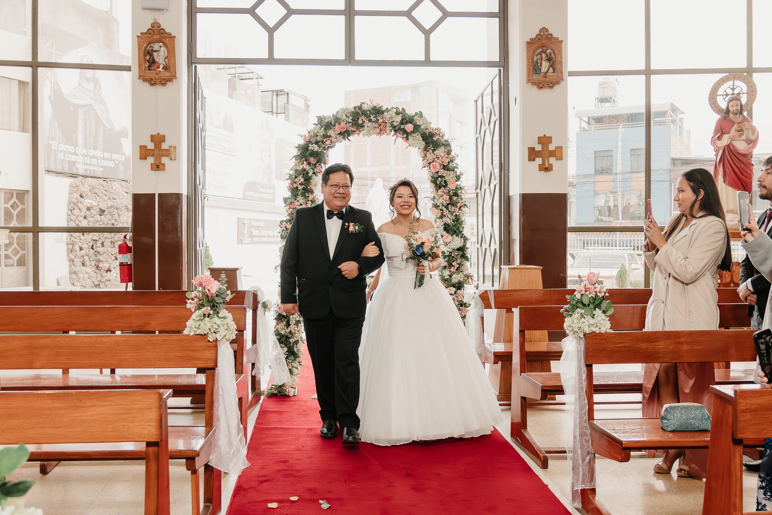 ALEJANDRA + RODRIGO BODA RELIGIOSA. Studio KVTA | Fotografía y Video de Bodas en Arequipa