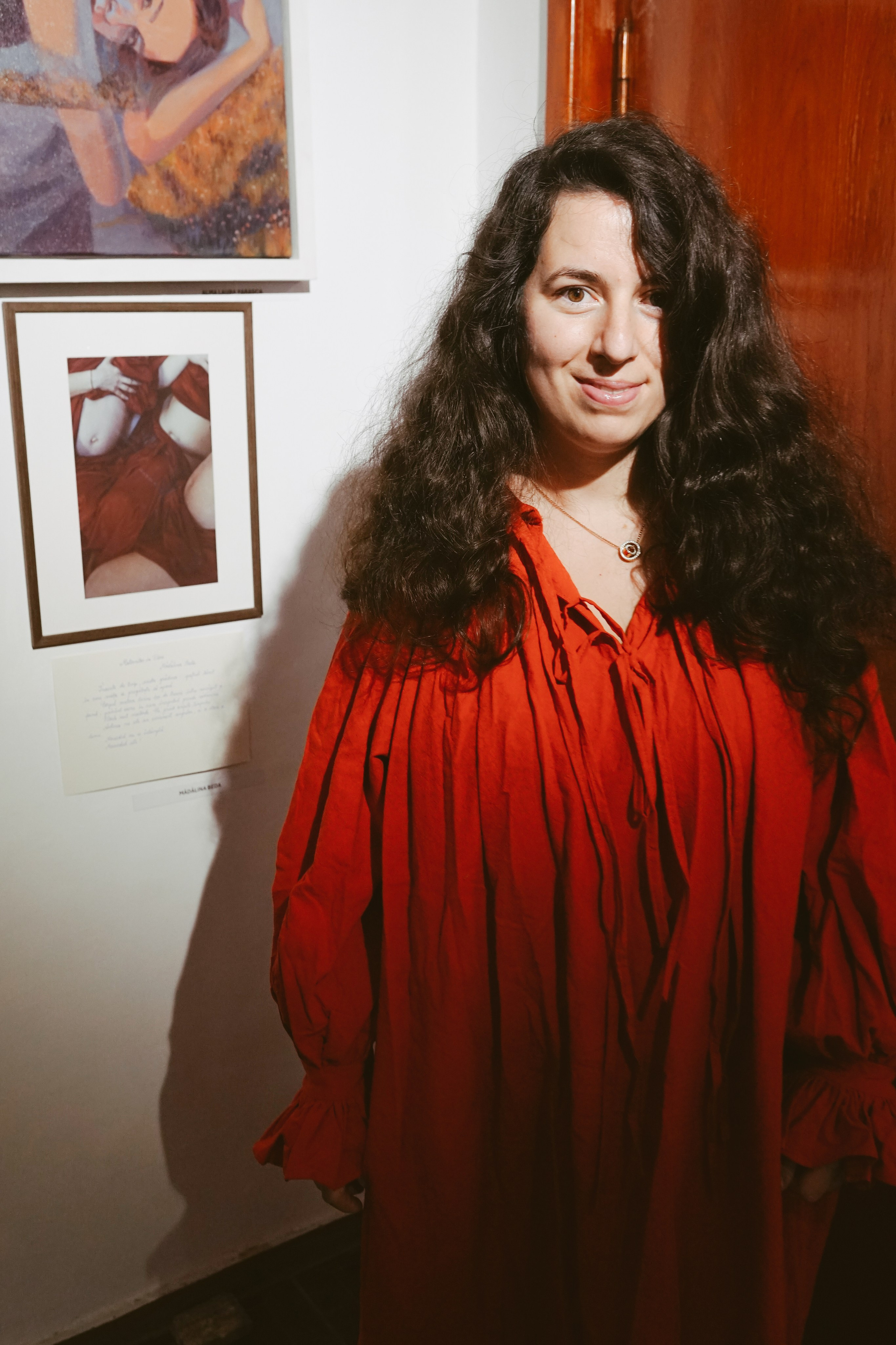 Expoziție Foto Maternitate Brașov | Mădălina Beda. Madalina Beda- Artist vizual, fotograf, doula la nastere, consultant babywearing Brasov si in toata tara