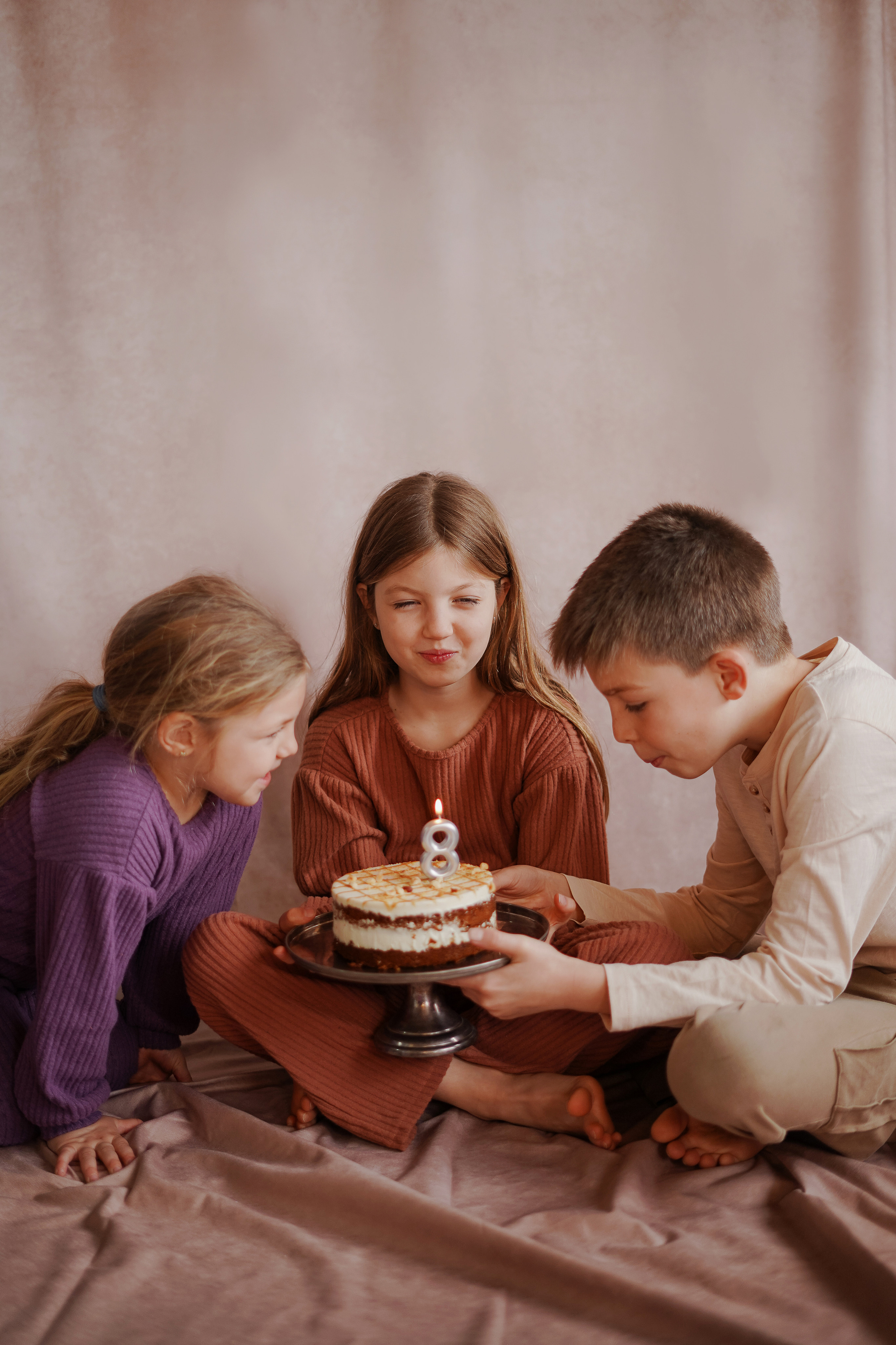 Cumpleaños. Rodaje en vuestra casa. Fotografo familiar, bodas, reportaje Diana Memetova Alicante, Benidorm