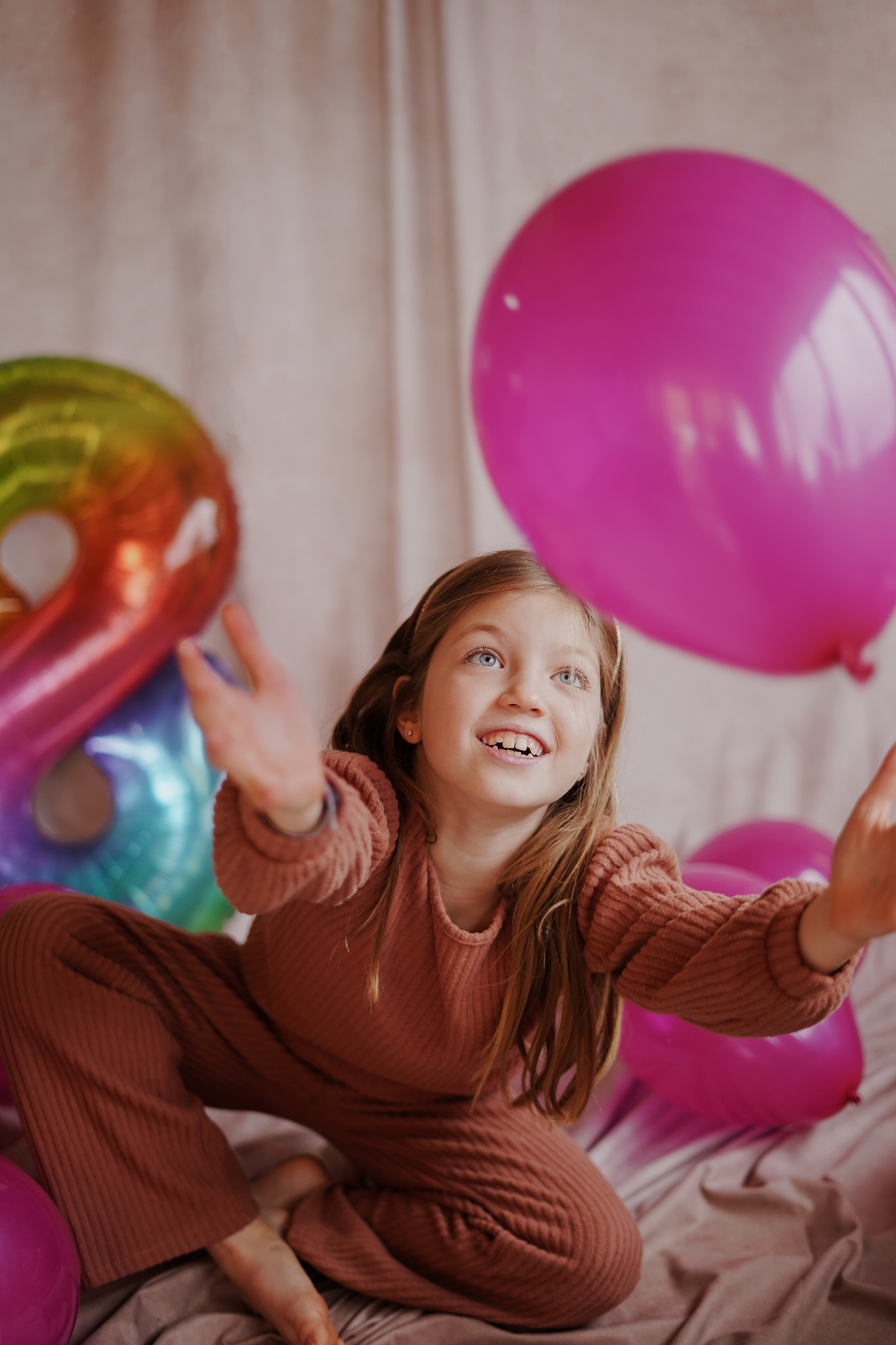 Cumpleaños. Rodaje en vuestra casa. Fotografo familiar, bodas, reportaje Diana Memetova Alicante, Benidorm