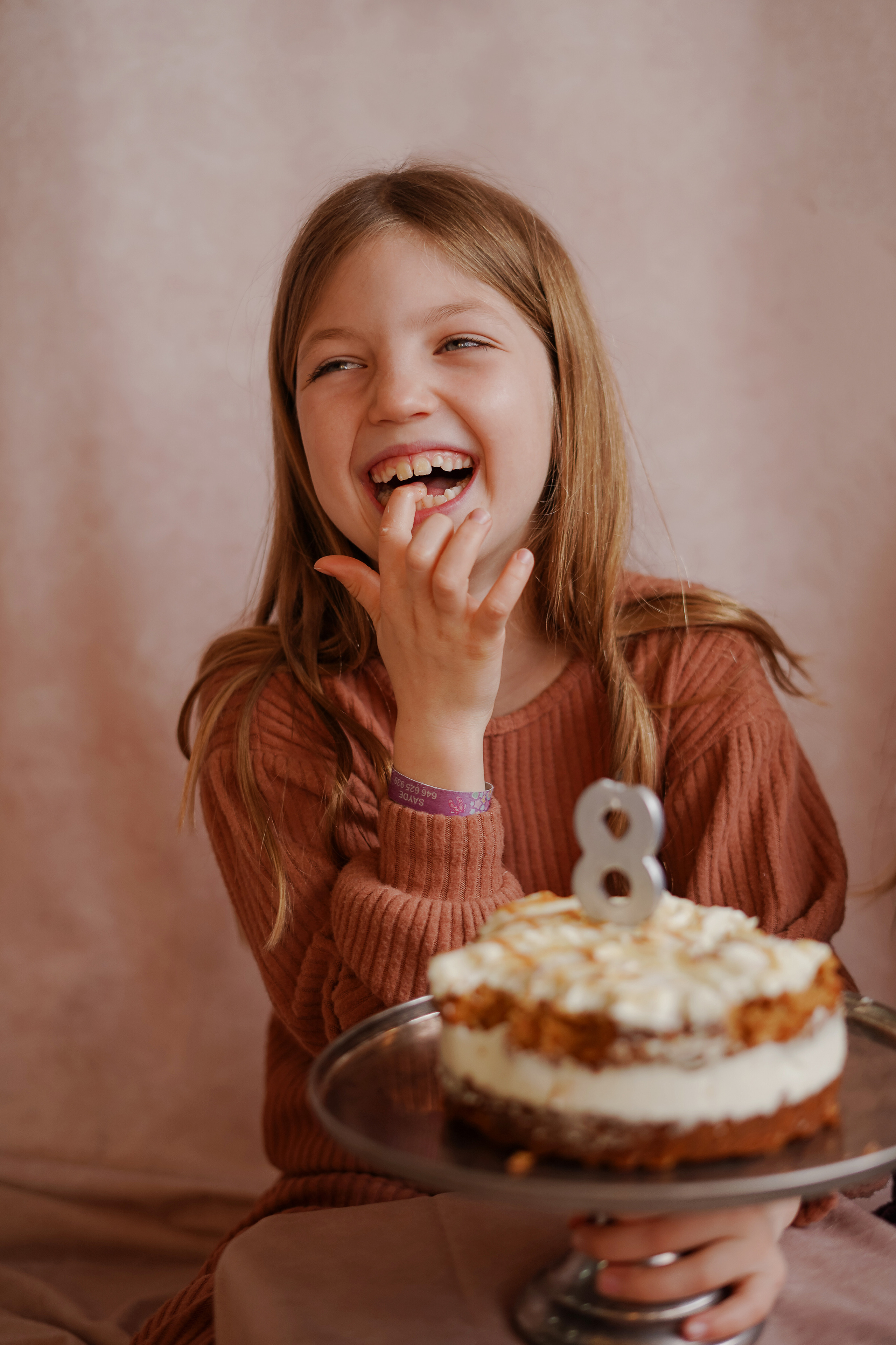 Cumpleaños. Rodaje en vuestra casa. Fotografo familiar, bodas, reportaje Diana Memetova Alicante, Benidorm
