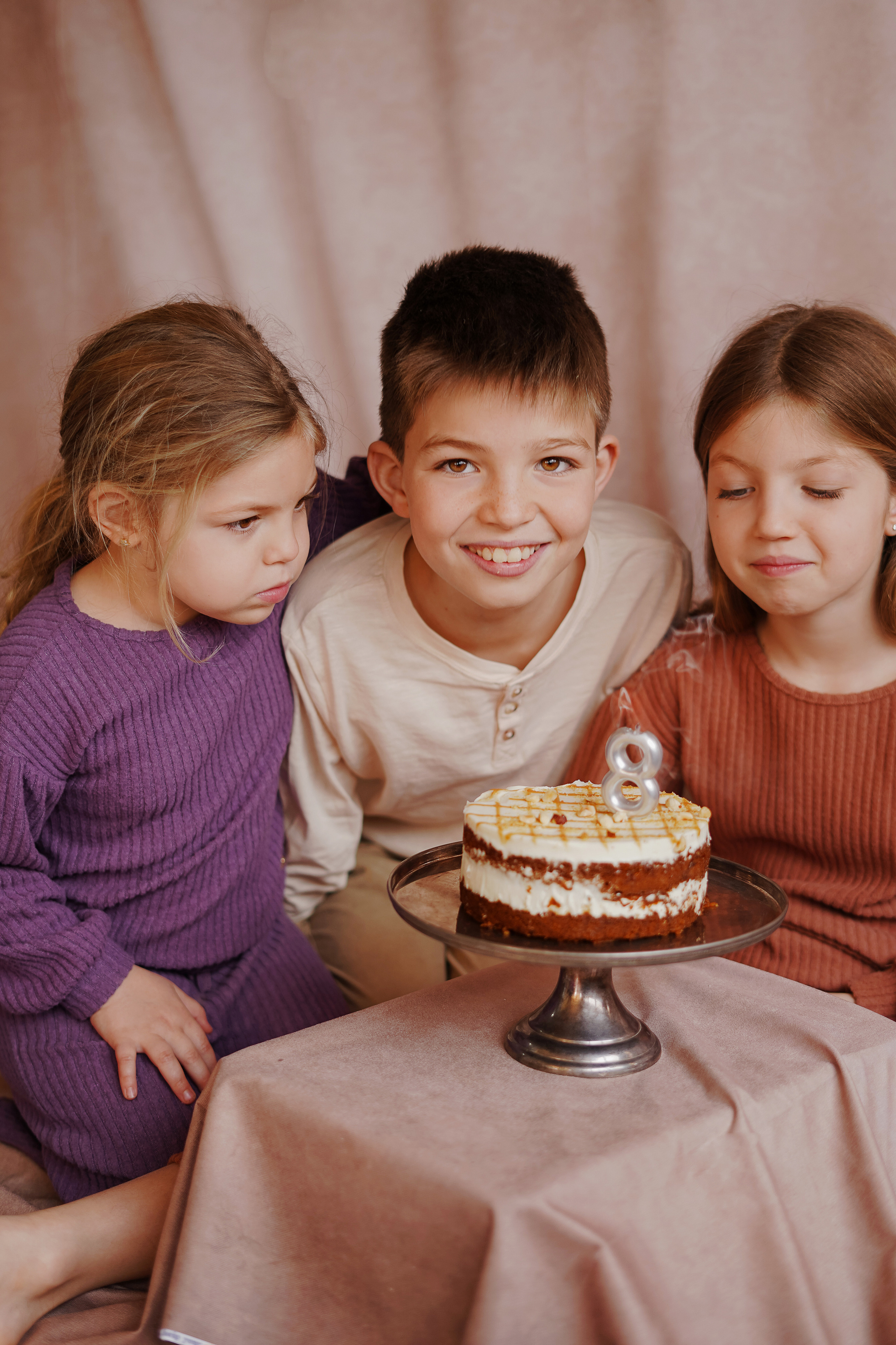Cumpleaños. Rodaje en vuestra casa. Fotografo familiar, bodas, reportaje Diana Memetova Alicante, Benidorm