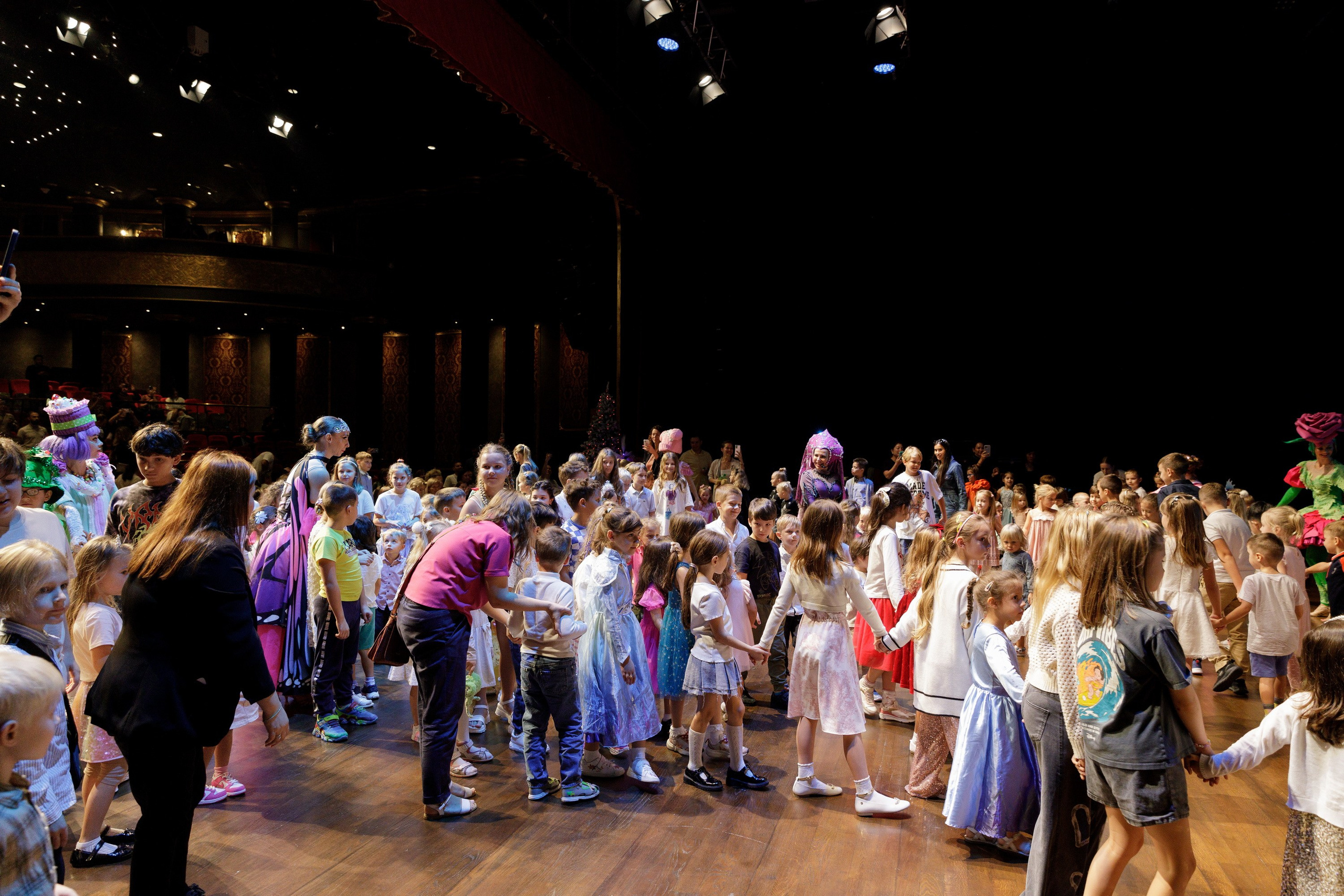 Новогодняя сказка для журнала Русские Эмираты, Дубай 2024. Фотограф Анна Кучерявая | Свадьбы и мероприятия в Дубае