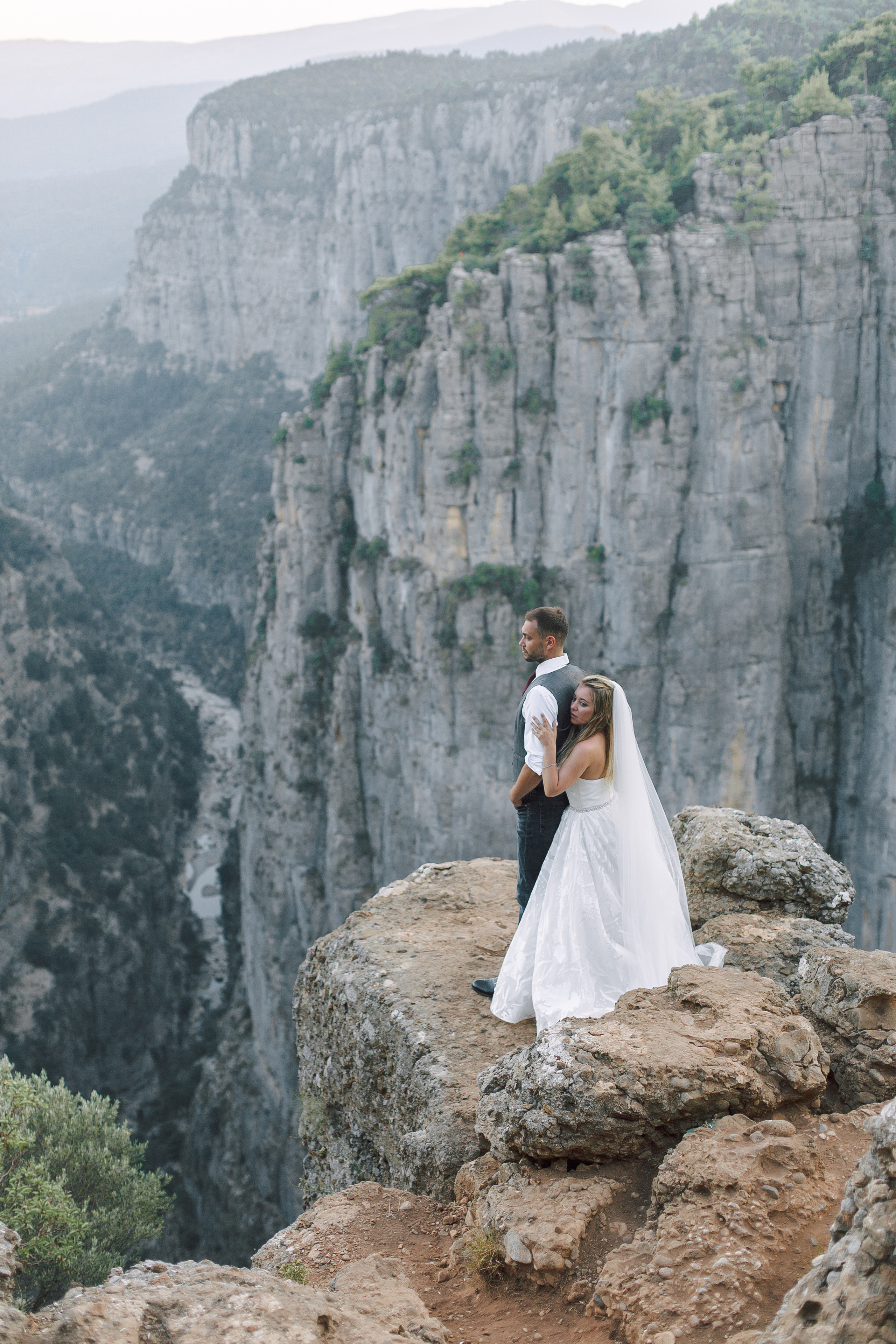 Wedding photo session on Tazy Canyon. Professional Photographer in Alanya, Side, Belek, Antalya. Turkiye