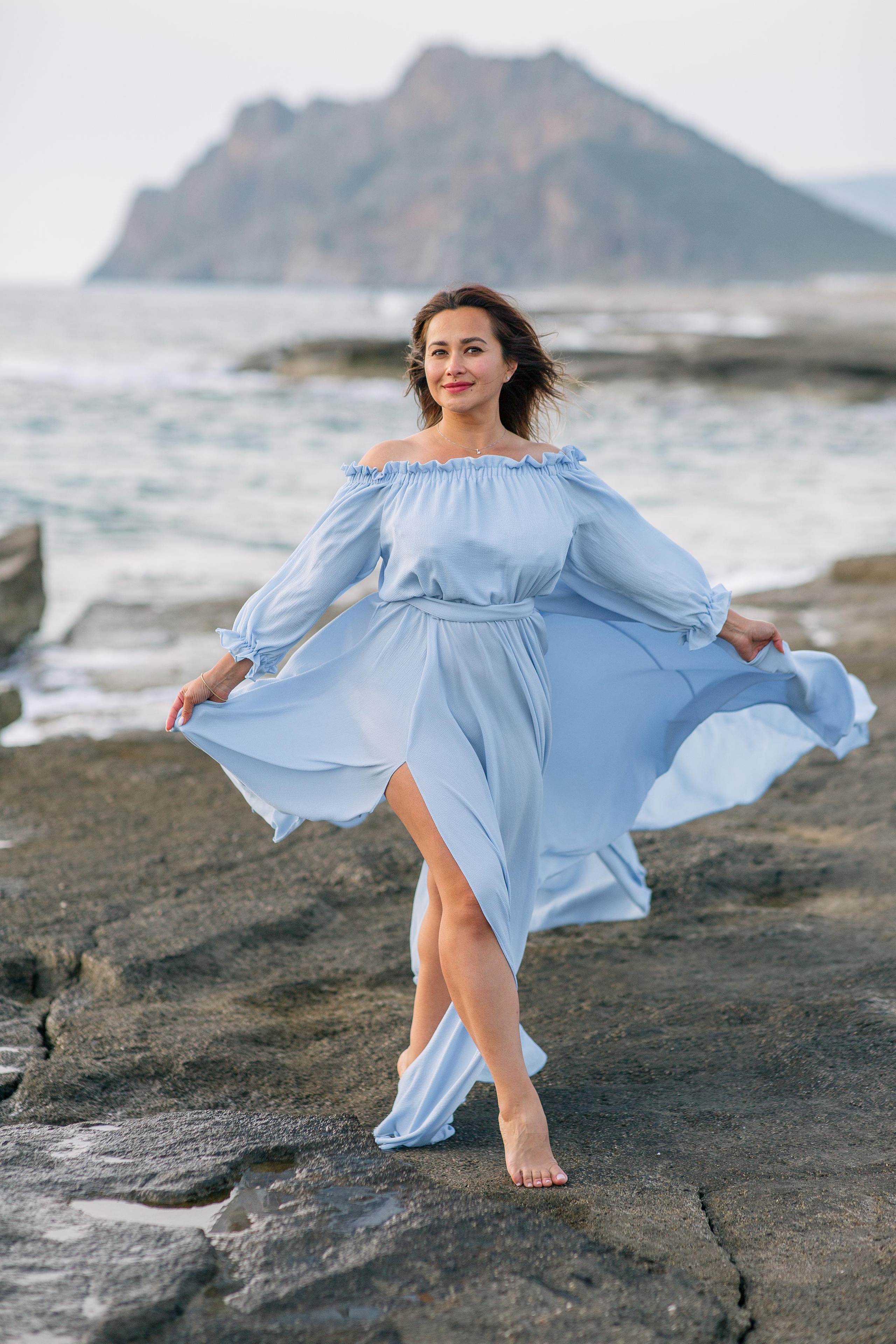Фотосессия на пляже Кору в летящих платьях аланья. Фотограф в Алании в Турции, Аланья, Сиде, Белек, Анталия, Кемер, Конаклы, Окурджалар. Фотосъемки в Алании. Фотосессия в Алания.Алсу Девели