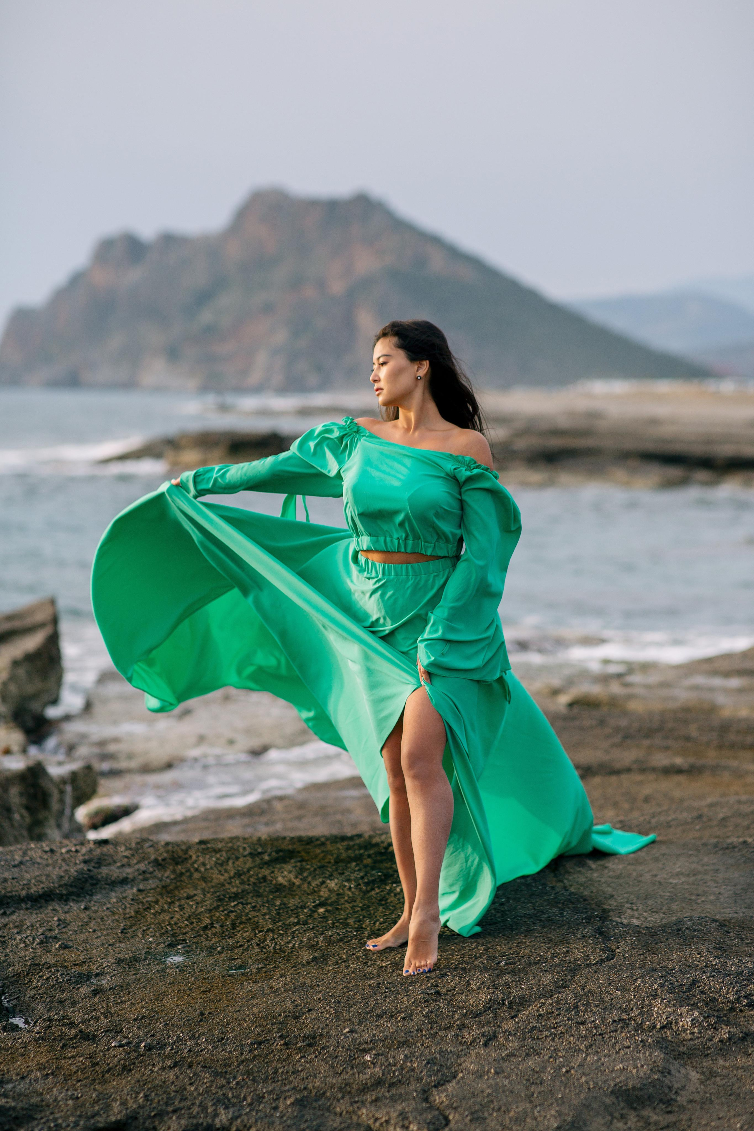 Фотосессия на пляже Кору в летящих платьях аланья. Фотограф в Алании в Турции, Аланья, Сиде, Белек, Анталия, Кемер, Конаклы, Окурджалар. Фотосъемки в Алании. Фотосессия в Алания.Алсу Девели