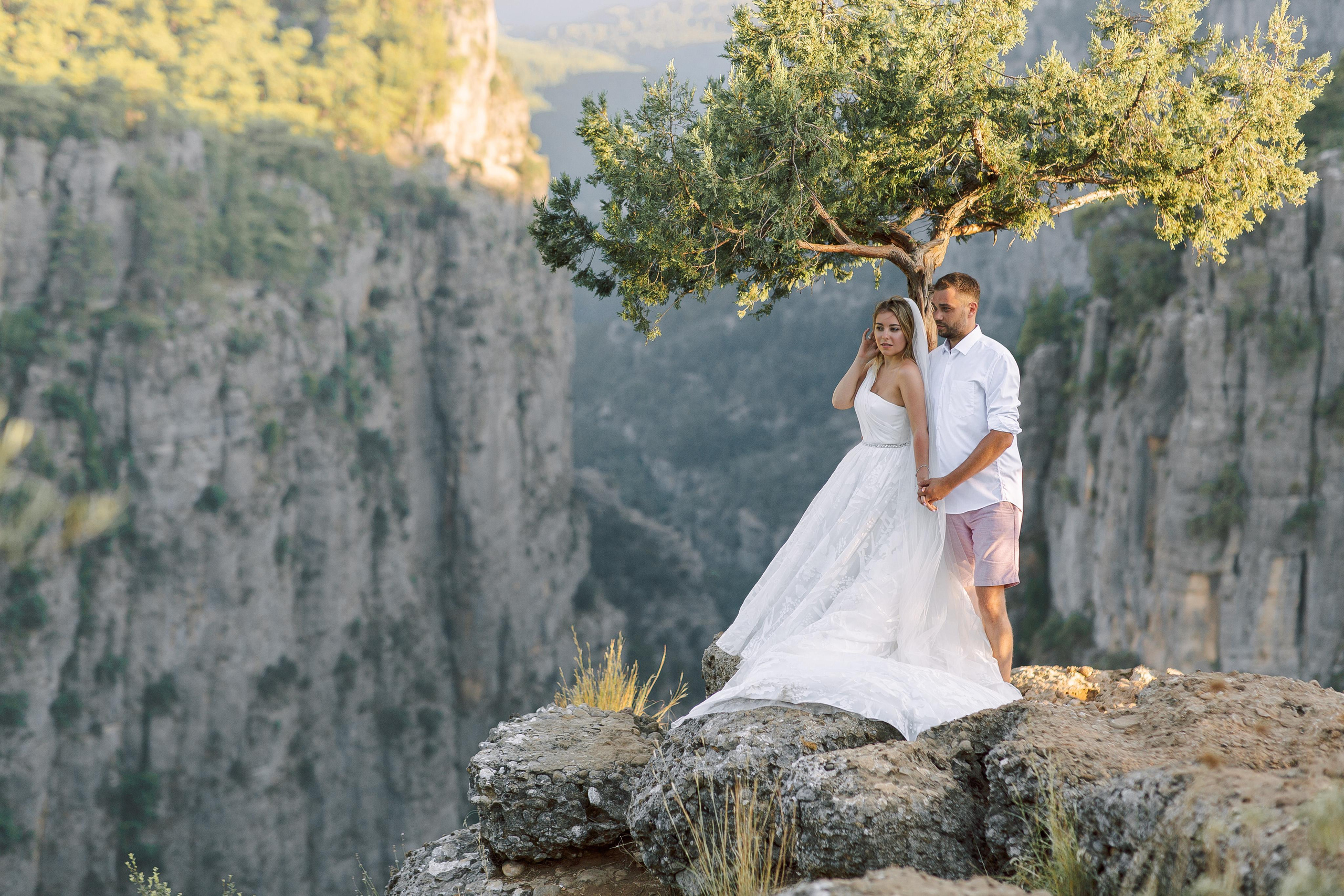 Wedding photo session on Tazy Canyon. Professional Photographer in Alanya, Side, Belek, Antalya. Turkiye