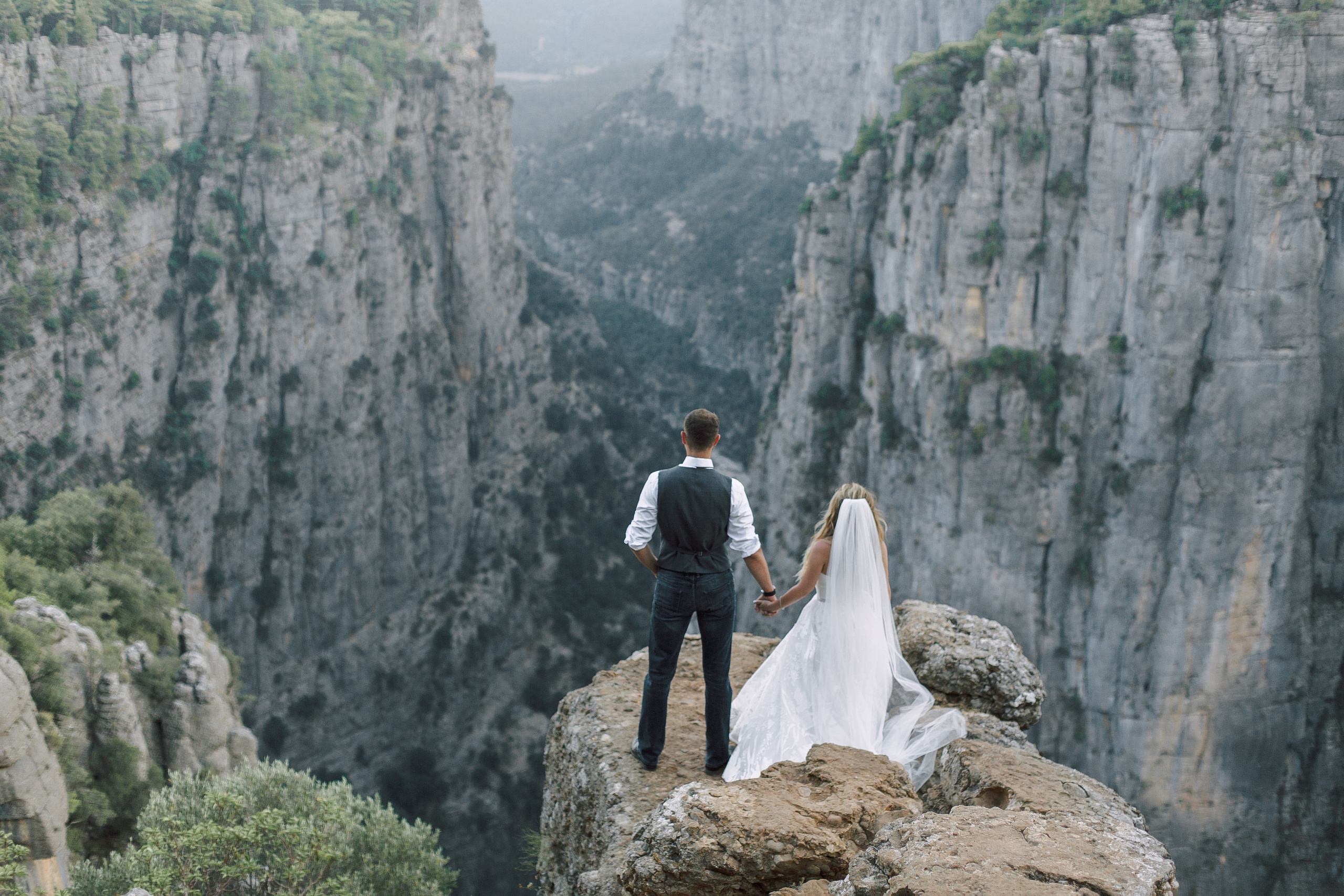 Wedding photo session on Tazy Canyon. Professional Photographer in Alanya, Side, Belek, Antalya. Turkiye