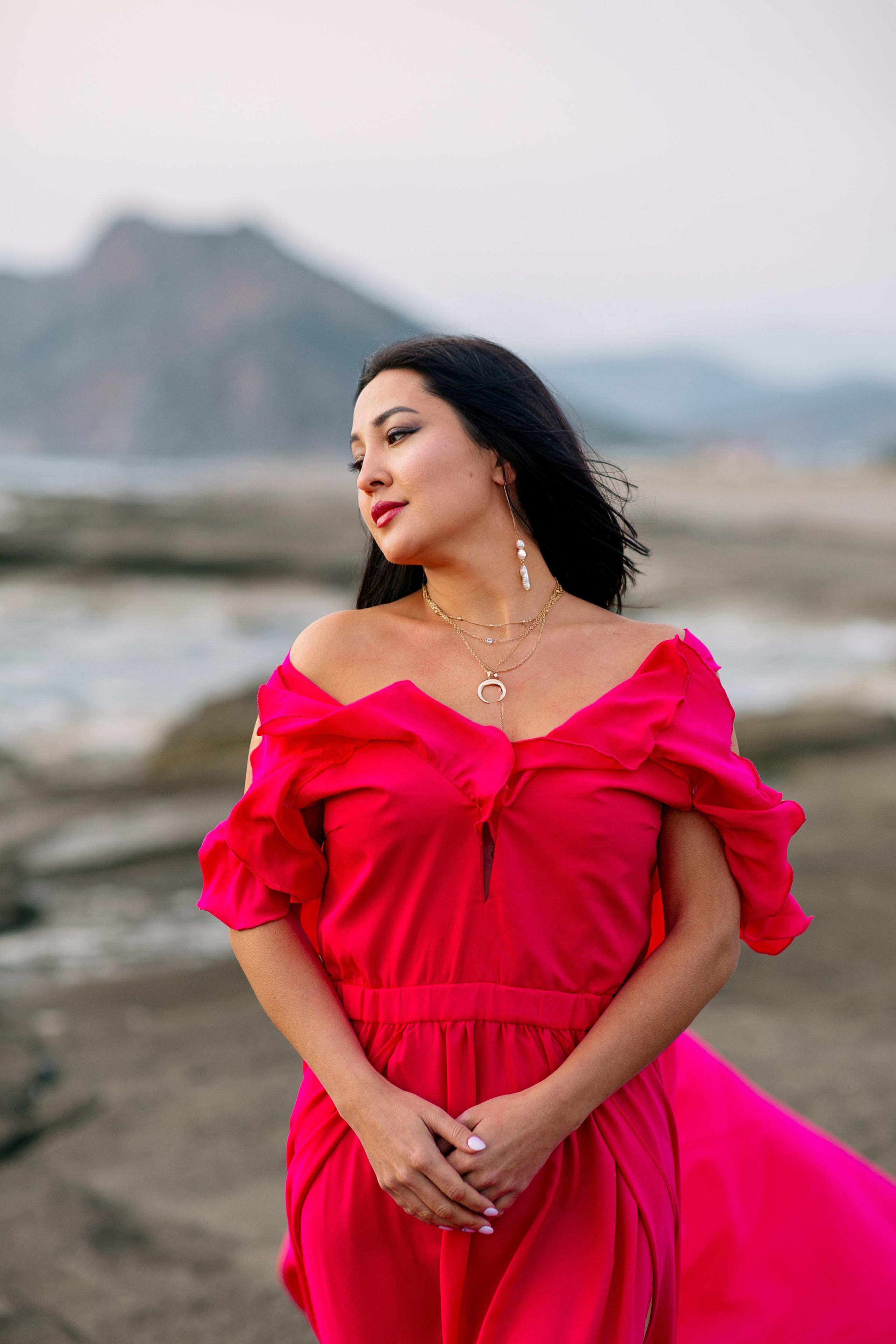 Фотосессия на пляже Кору в летящих платьях аланья. Фотограф в Алании в Турции, Аланья, Сиде, Белек, Анталия, Кемер, Конаклы, Окурджалар. Фотосъемки в Алании. Фотосессия в Алания.Алсу Девели