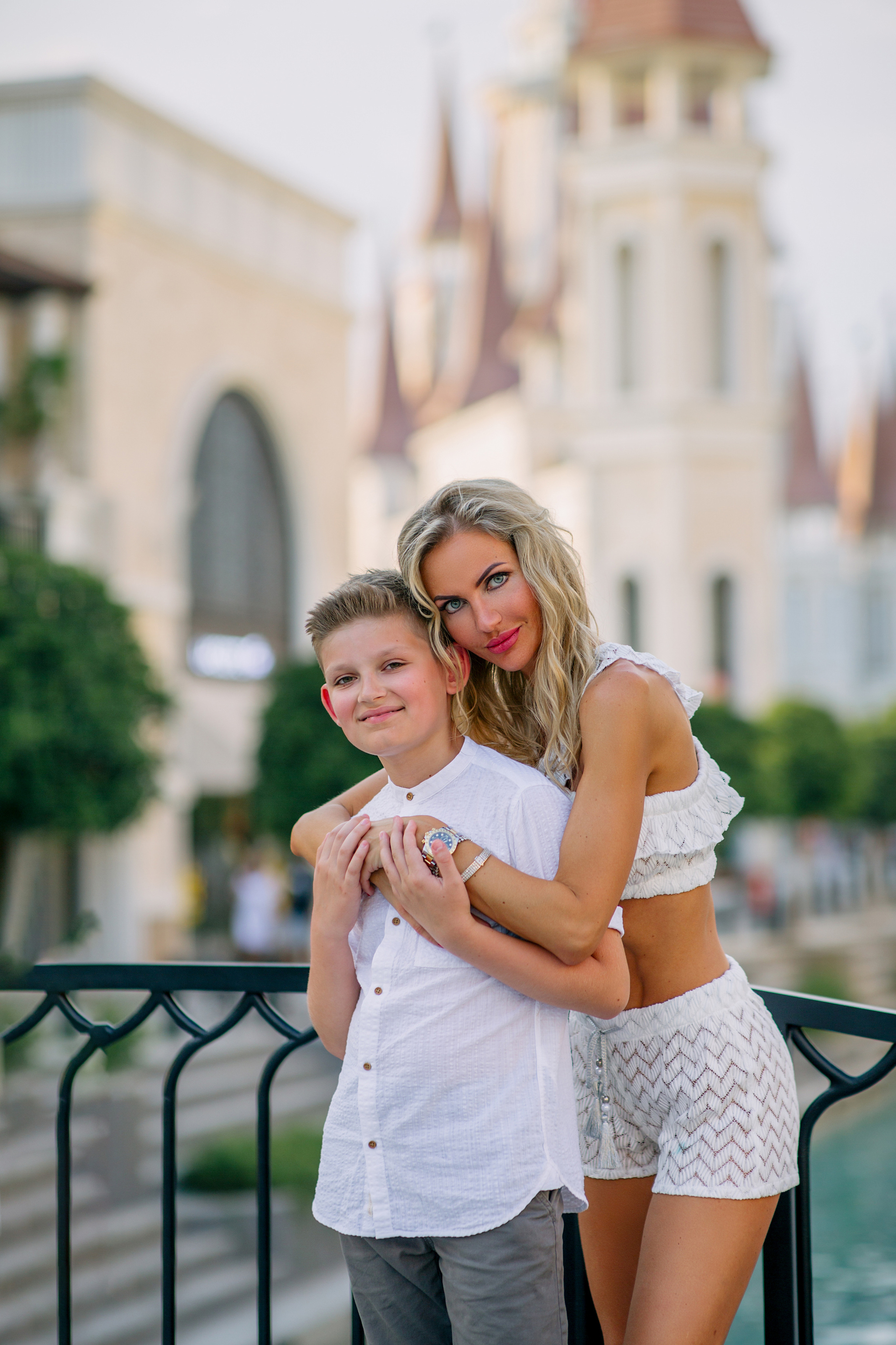 Семейная съемка в парке Land of Legends.богазкент, Кадрие, Кунду, Лара. Фотограф в Алании в Турции, Аланья, Сиде, Белек, Анталия, Кемер, Конаклы, Окурджалар. Фотосъемки в Алании. Фотосессия в Алания.Алсу Девели