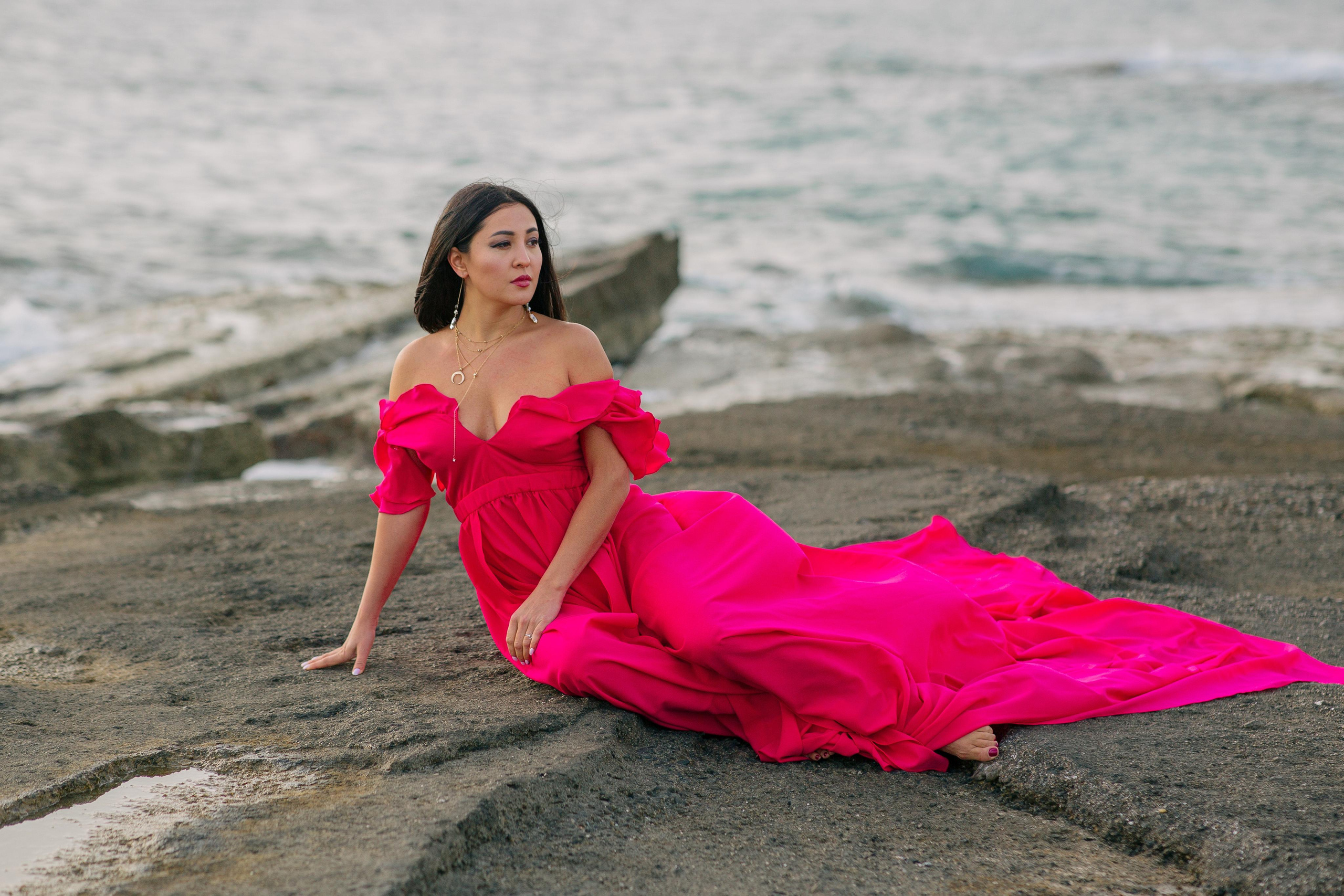 Фотосессия на пляже Кору в летящих платьях аланья. Фотограф в Алании в Турции, Аланья, Сиде, Белек, Анталия, Кемер, Конаклы, Окурджалар. Фотосъемки в Алании. Фотосессия в Алания.Алсу Девели