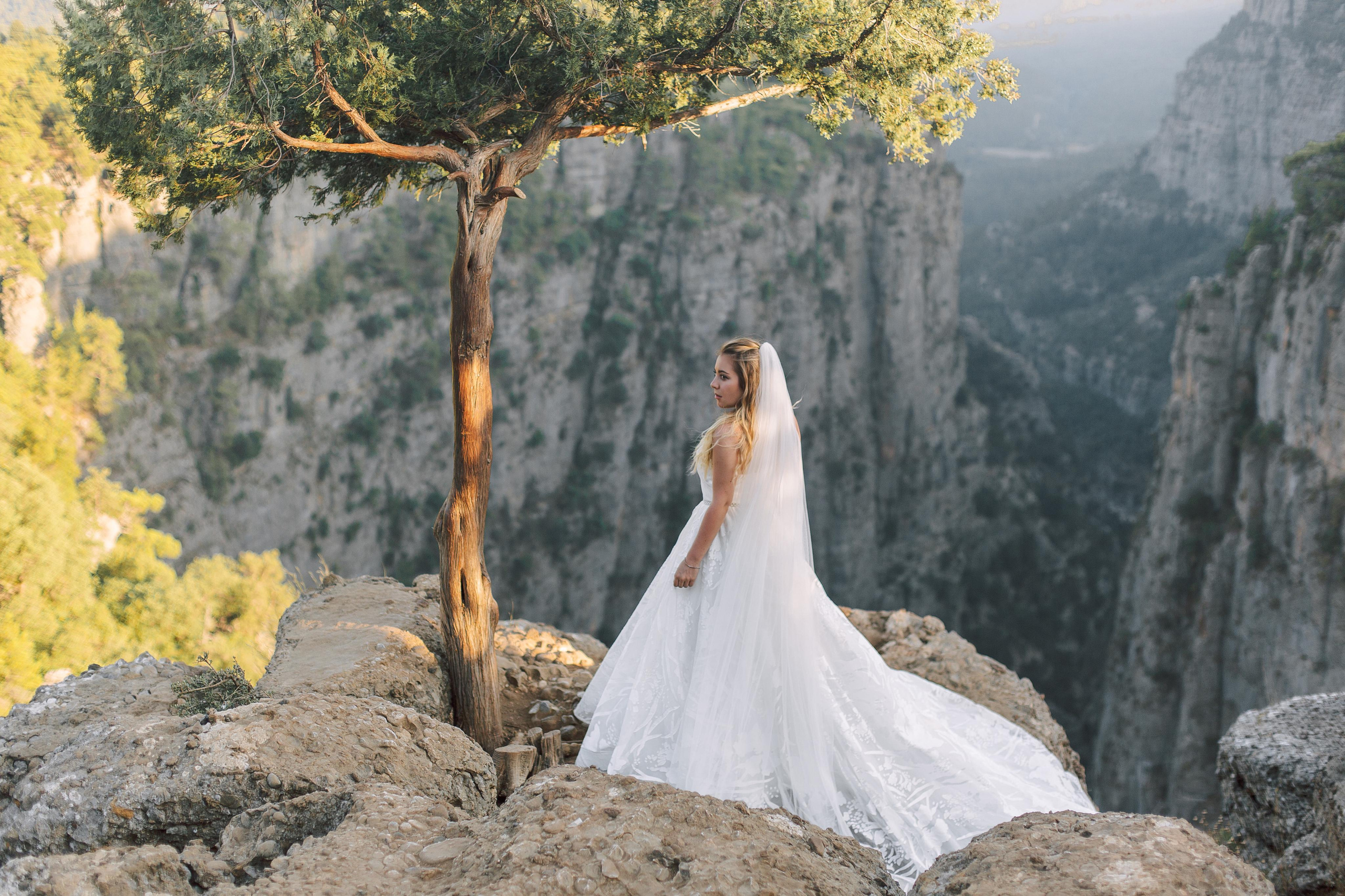 Wedding photo session on Tazy Canyon. Professional Photographer in Alanya, Side, Belek, Antalya. Turkiye