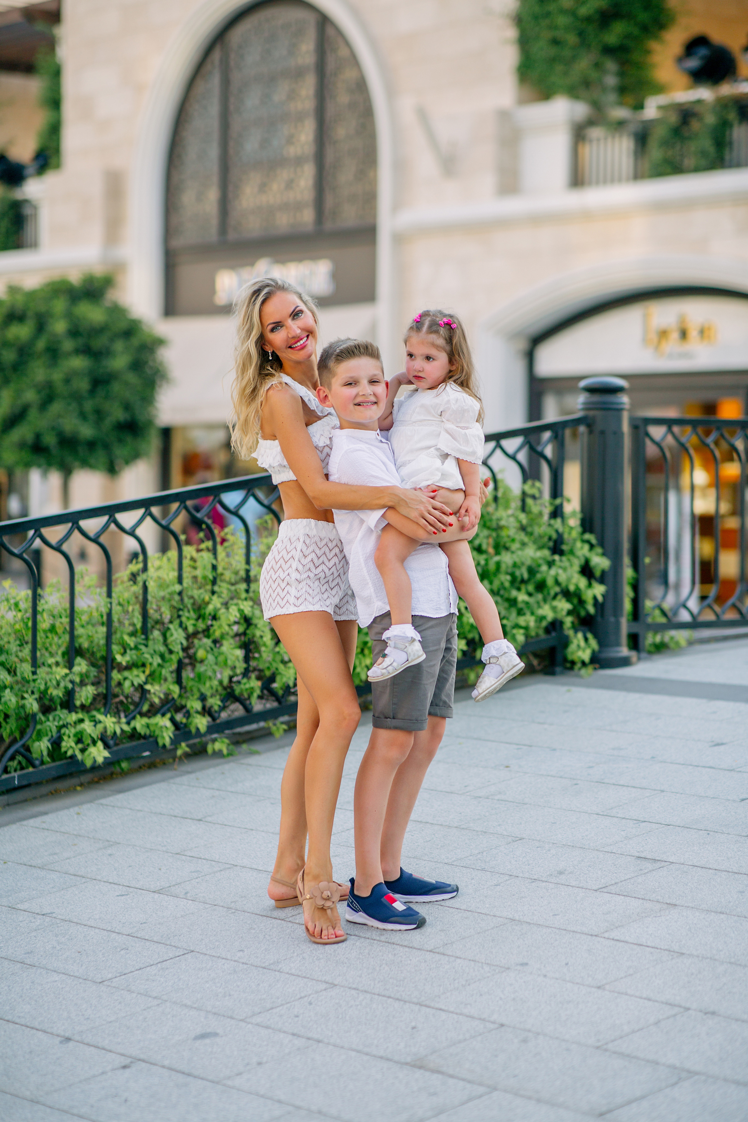 Семейная съемка в парке Land of Legends.богазкент, Кадрие, Кунду, Лара. Фотограф в Алании в Турции, Аланья, Сиде, Белек, Анталия, Кемер, Конаклы, Окурджалар. Фотосъемки в Алании. Фотосессия в Алания.Алсу Девели