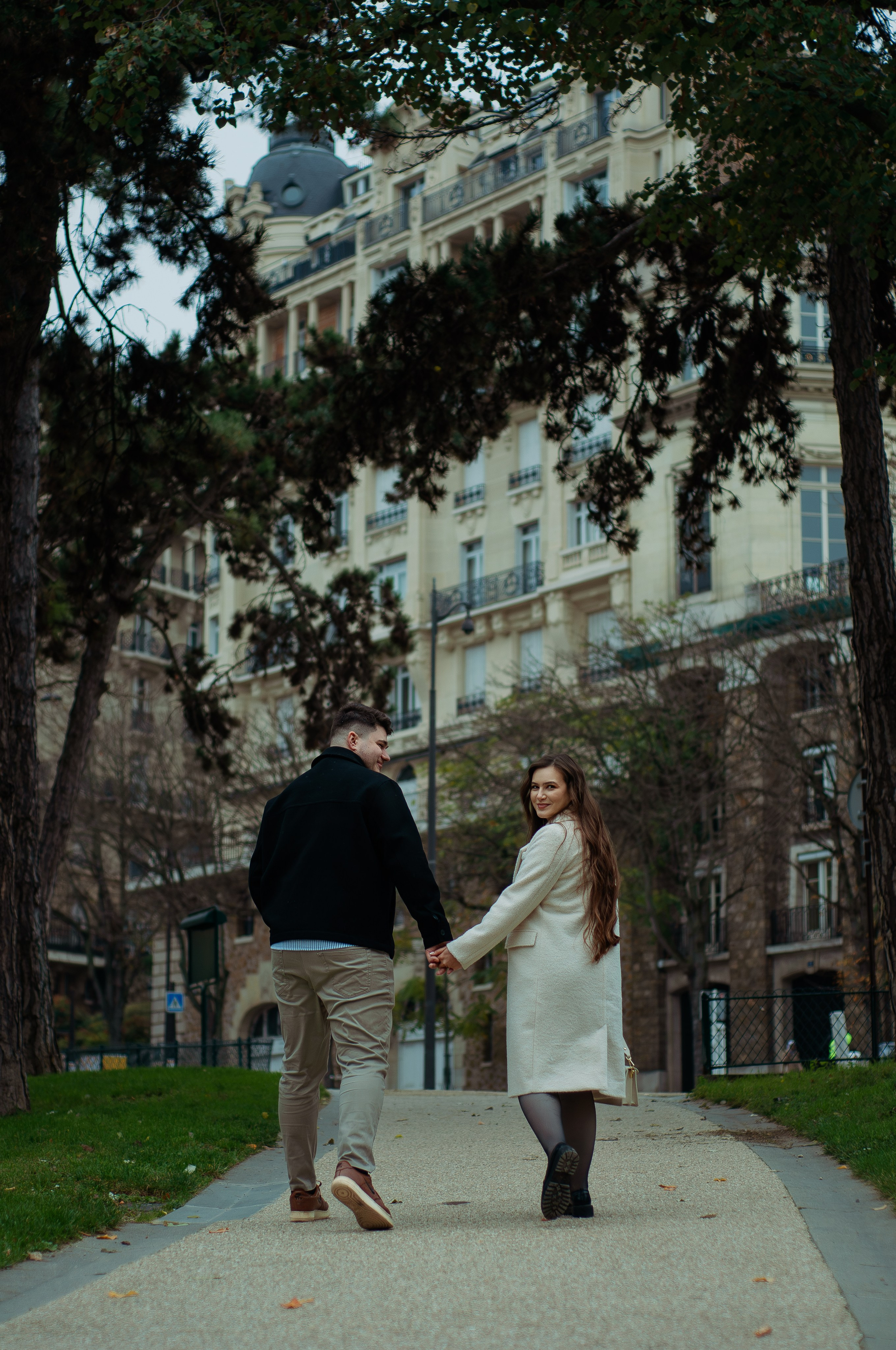 Помолвочная фотосессия у Эйфелевой башни. Фотограф в Париже Полина Осипова