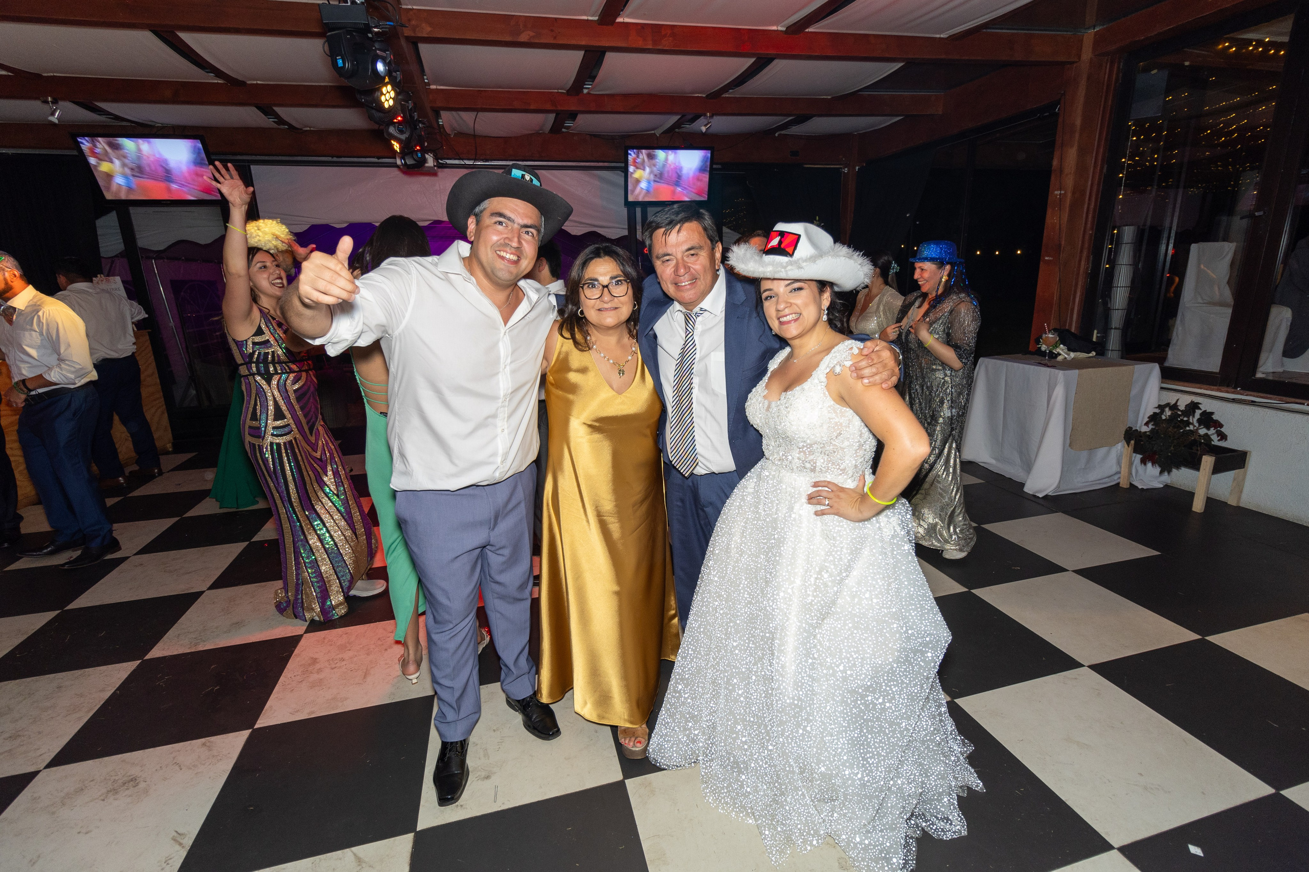 Katherin y Daniel. Dinka & Emilio - El arte de preservar lo que no se repite