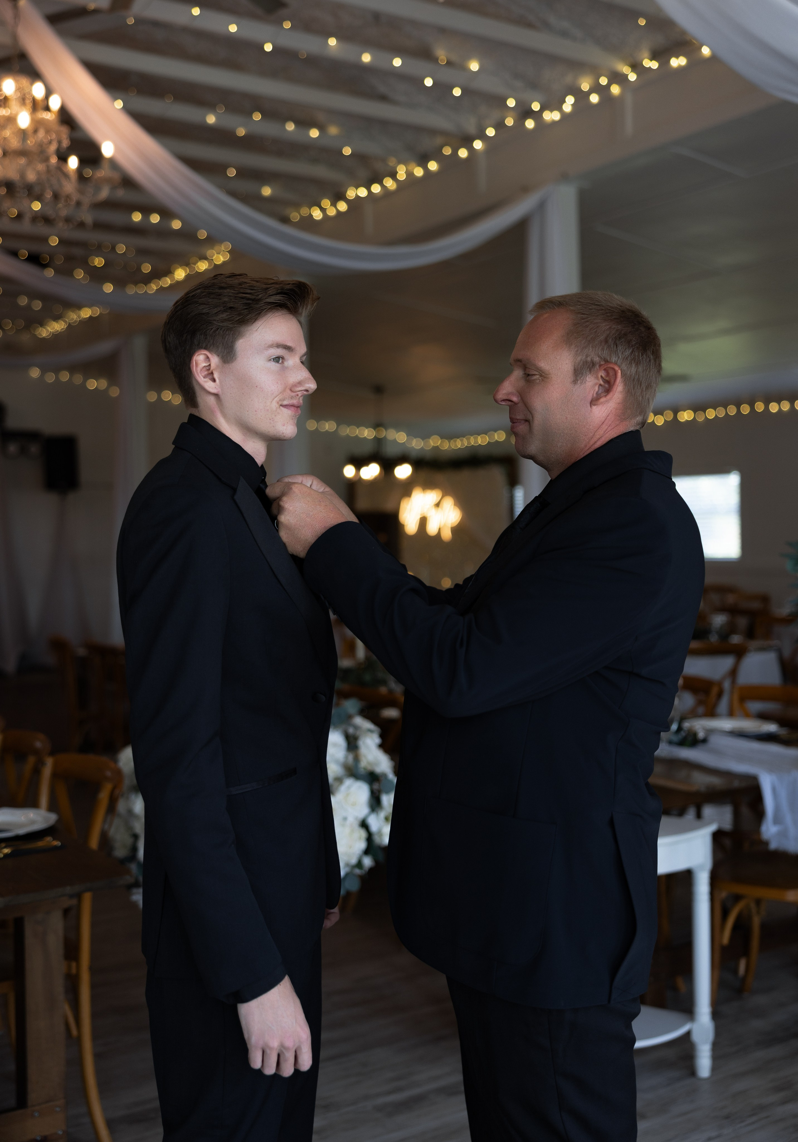 Alexsa and Robert. Ever After Farm Peach. Photographer Anastasia Nagibina