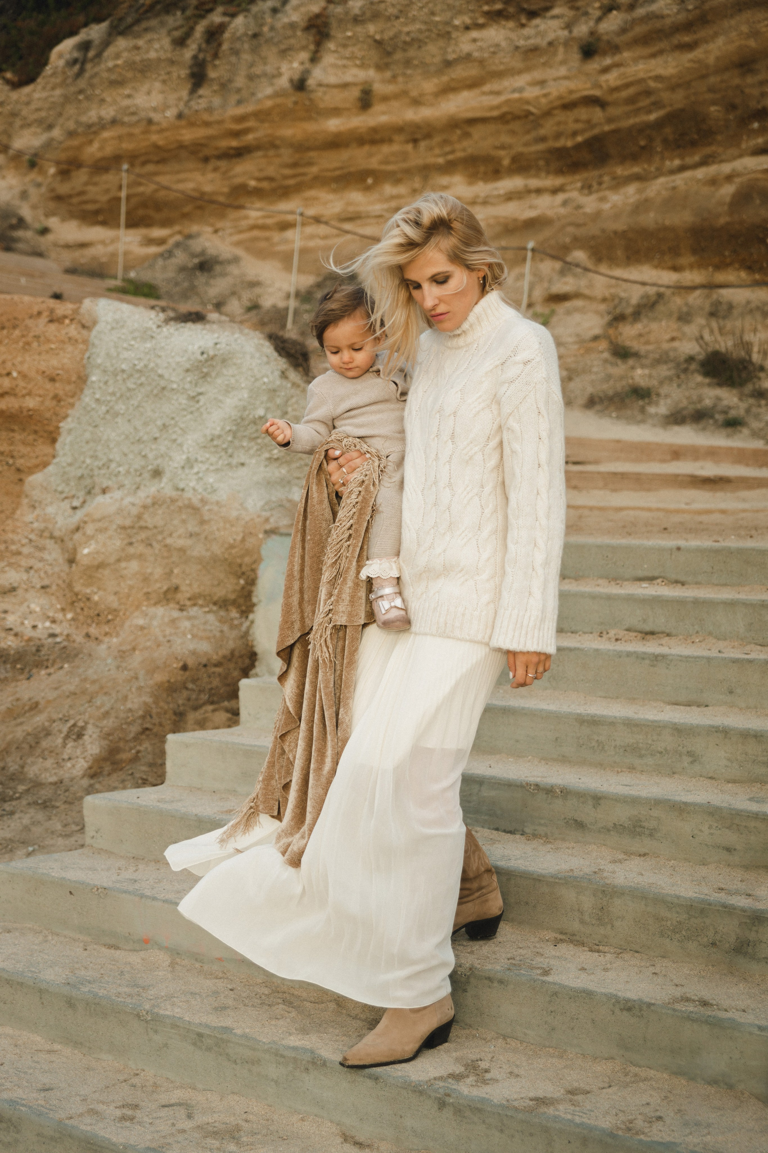 Wild Beauty on the Californian Beach. Maternity, newborn photographer in the Bay Area|Iryna Rakivnenko