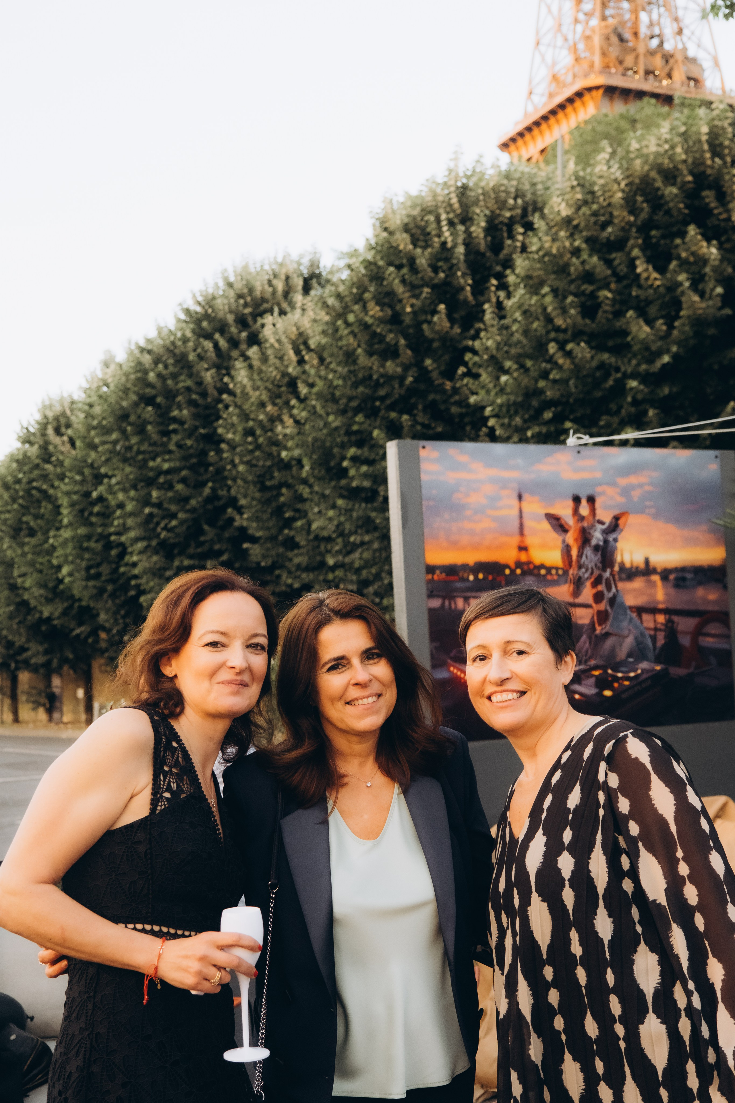 Marie’s Birthday with an Eiffel Tower view. Photographer in Paris Marina Chaput
