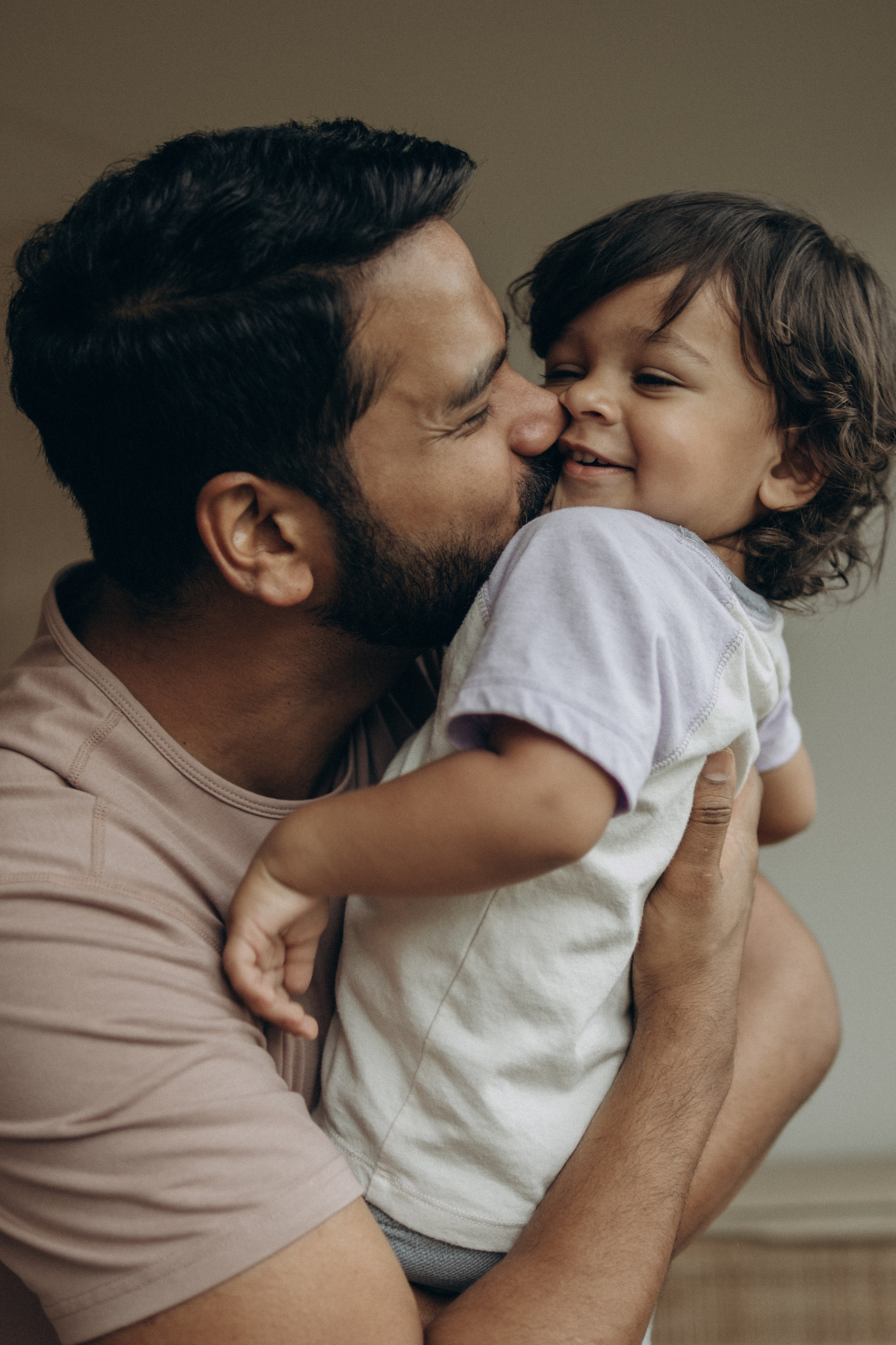 Home Story. Lens Captures Life